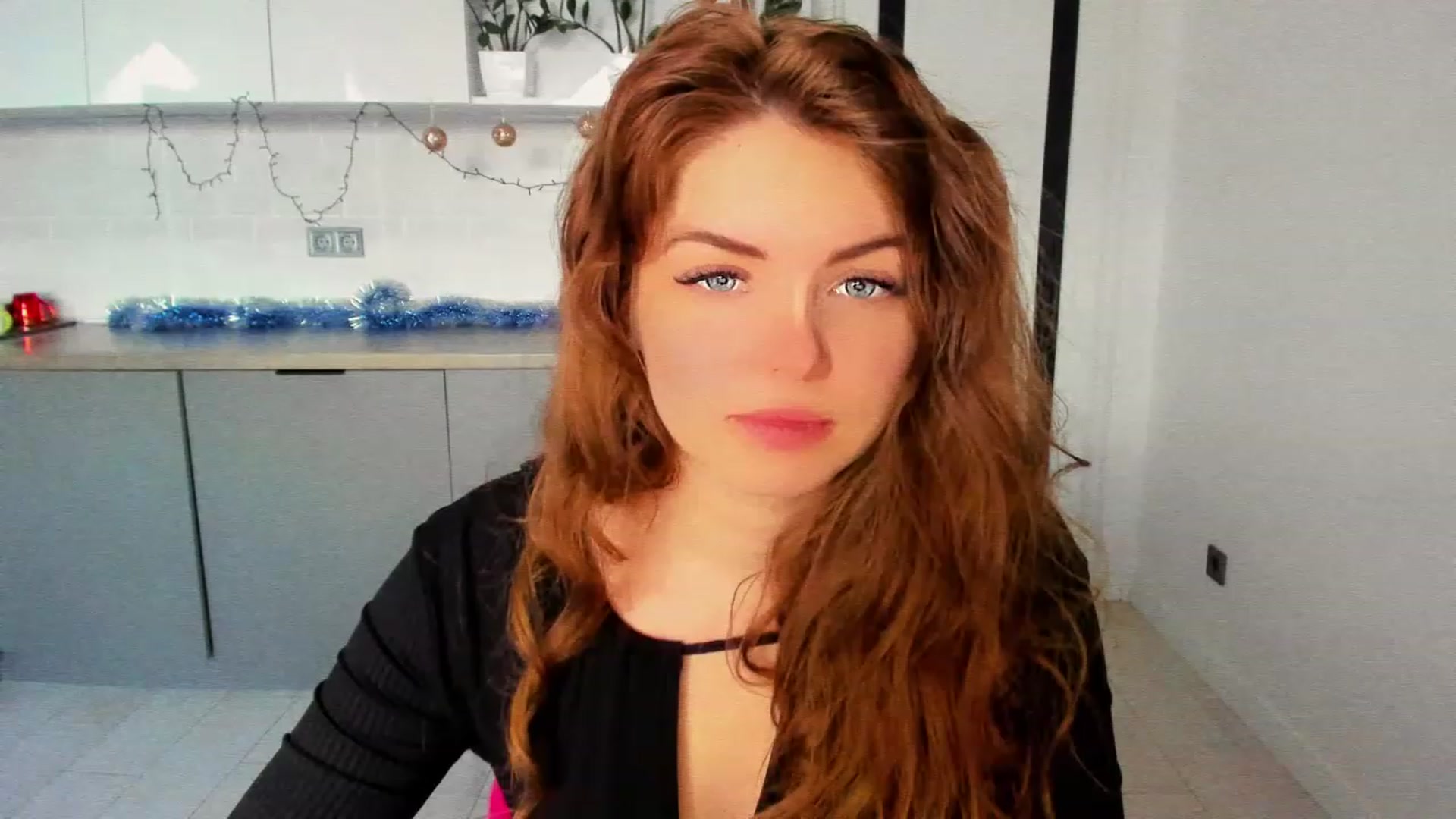 Gallery image thumbnail from Miriam_Mills's myfreecams stream on, 12/27/2022, 07:27 image 4 of 20