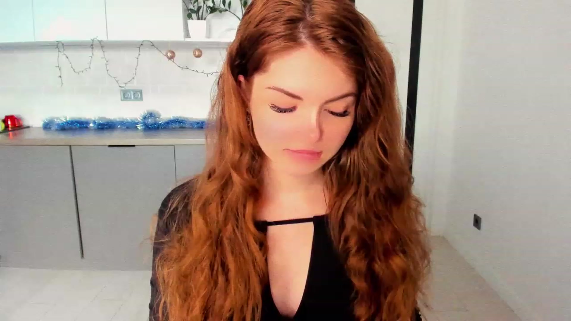 Gallery image thumbnail from Miriam_Mills's myfreecams stream on, 12/27/2022, 07:27 image 13 of 20