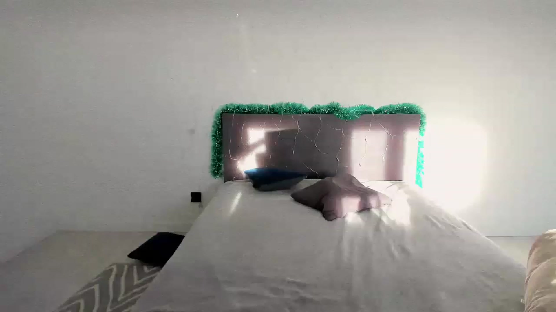 Gallery image thumbnail from Miriam_Mills's myfreecams stream on, 12/28/2022, 12:37 image 12 of 20