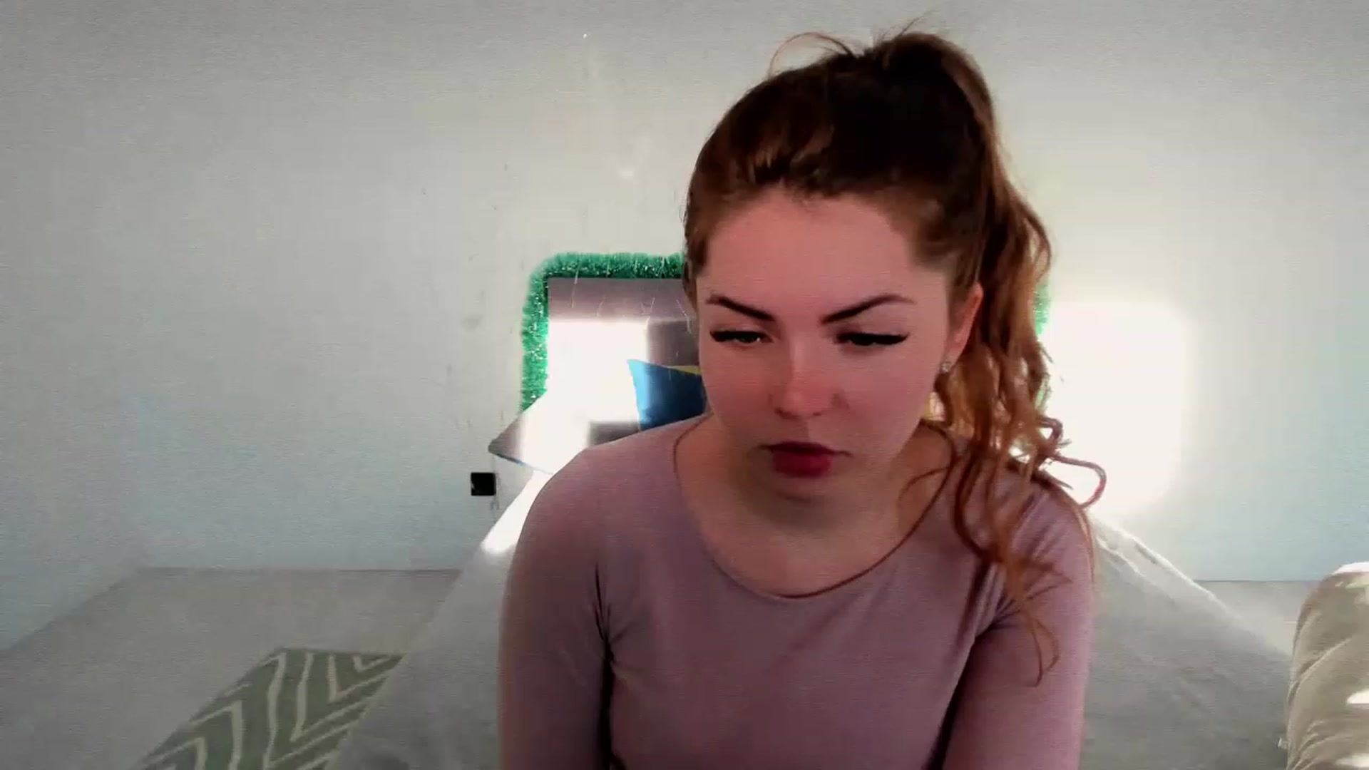 Gallery image thumbnail from Miriam_Mills's myfreecams stream on, 12/28/2022, 12:37 image 11 of 20
