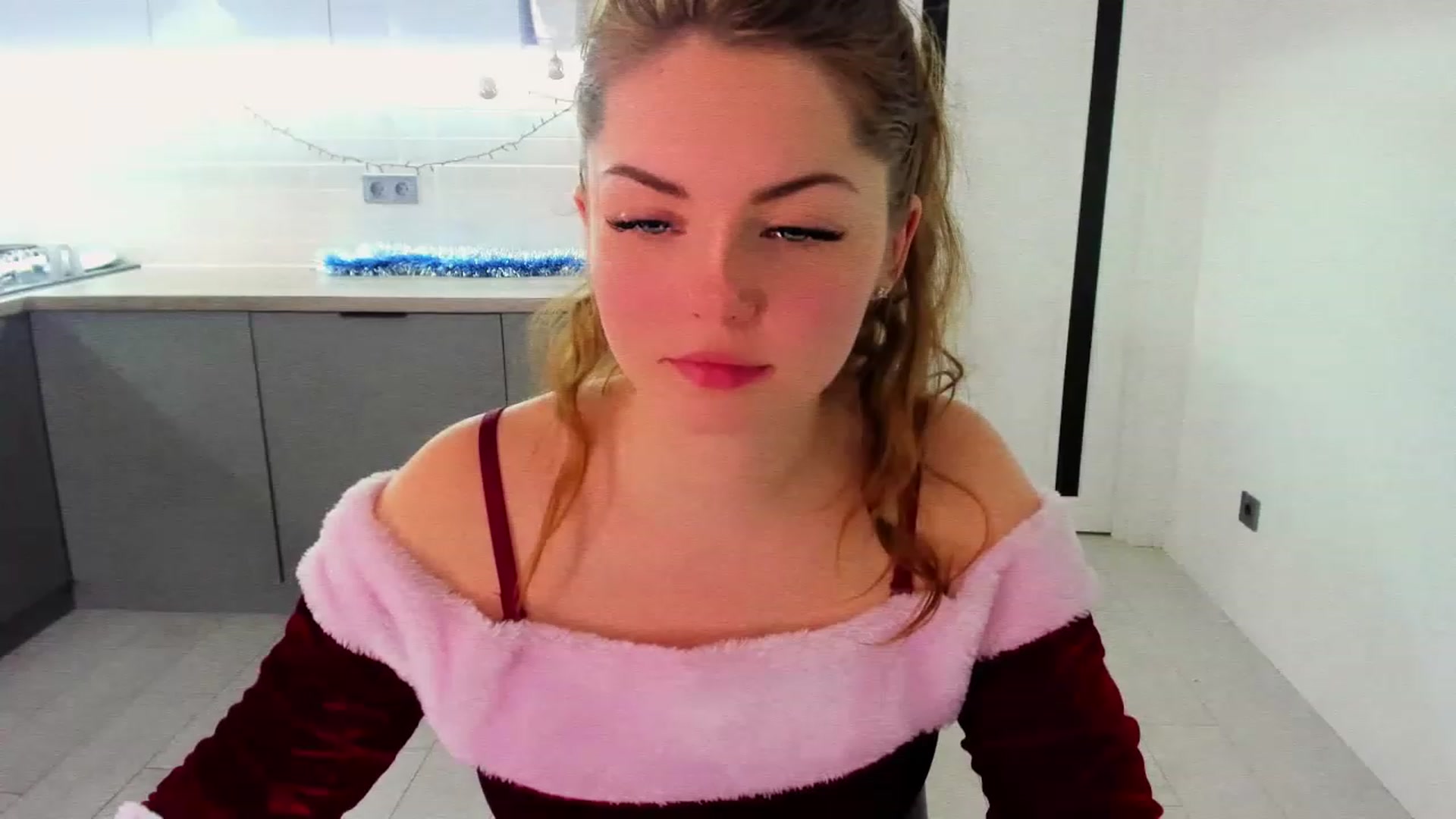 Gallery image thumbnail from Miriam_Mills's myfreecams stream on, 12/29/2022, 09:46 image 14 of 20