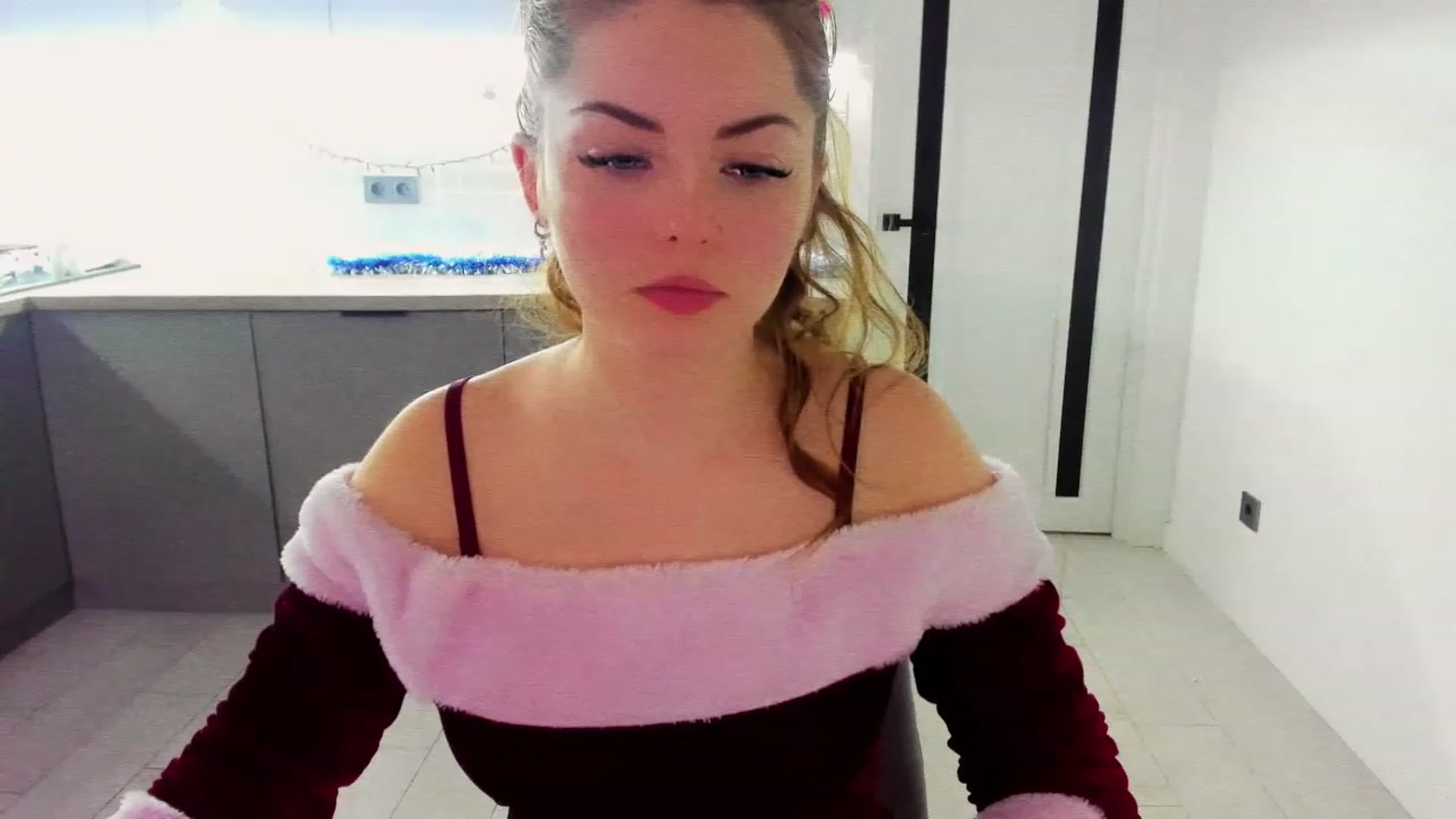 Gallery image thumbnail from Miriam_Mills's myfreecams stream on, 12/29/2022, 09:46 image 6 of 20