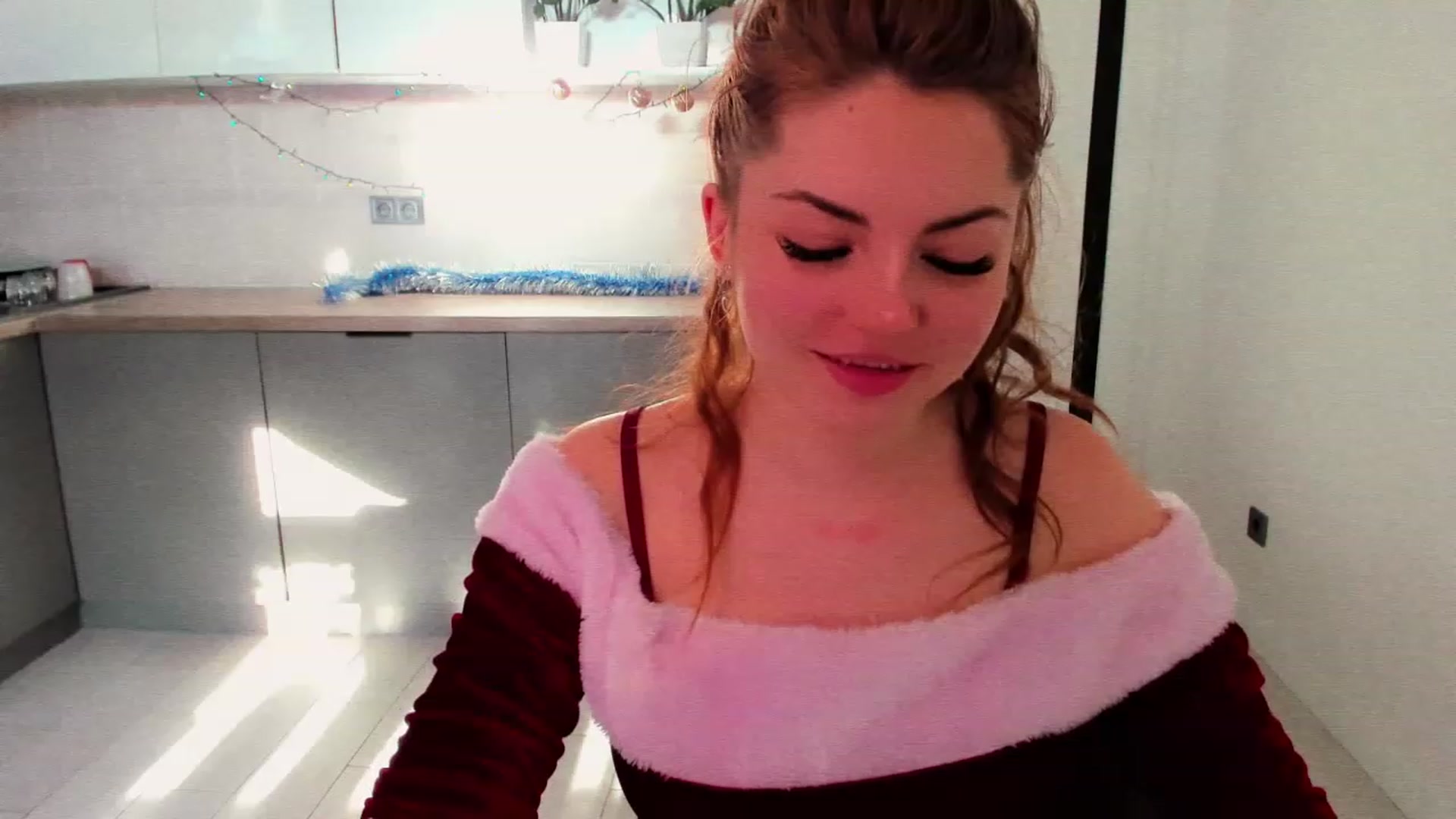Gallery image thumbnail from Miriam_Mills's myfreecams stream on, 12/29/2022, 12:49 image 17 of 20