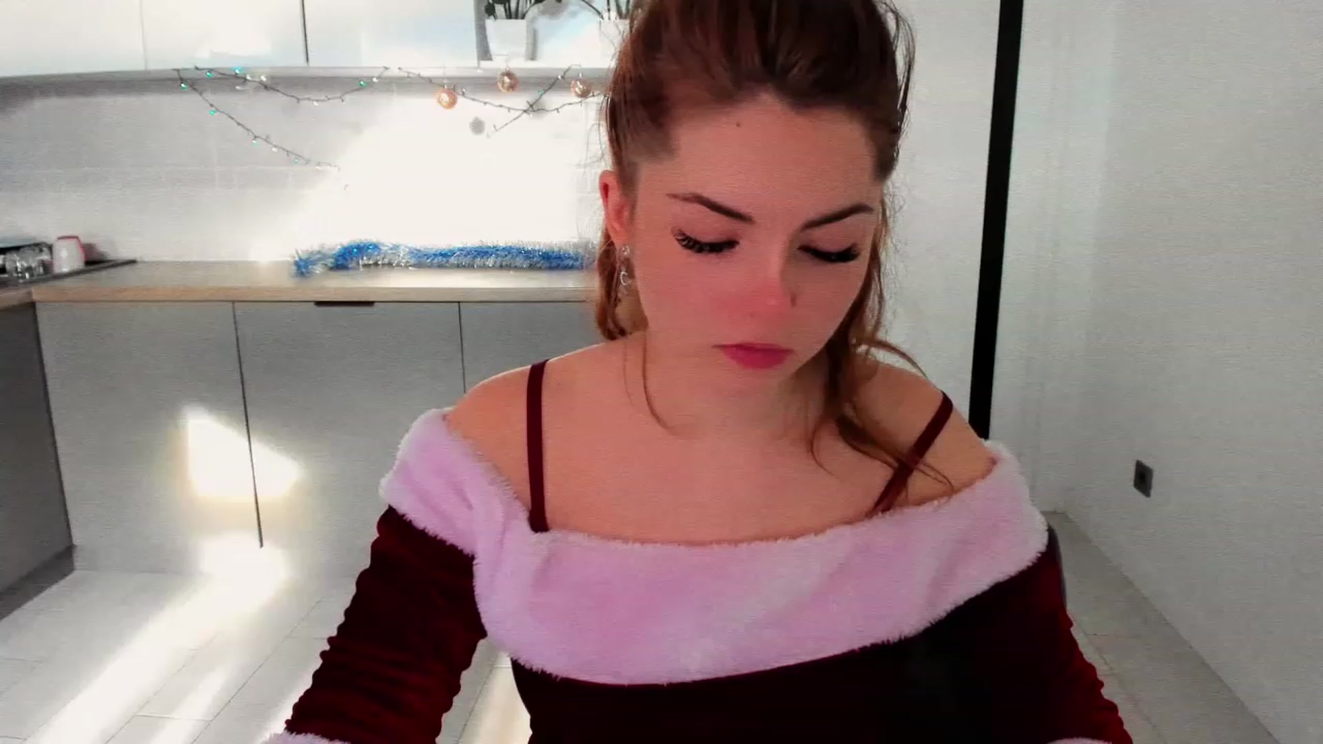 Gallery image thumbnail from Miriam_Mills's myfreecams stream on, 12/29/2022, 12:49 image 10 of 20