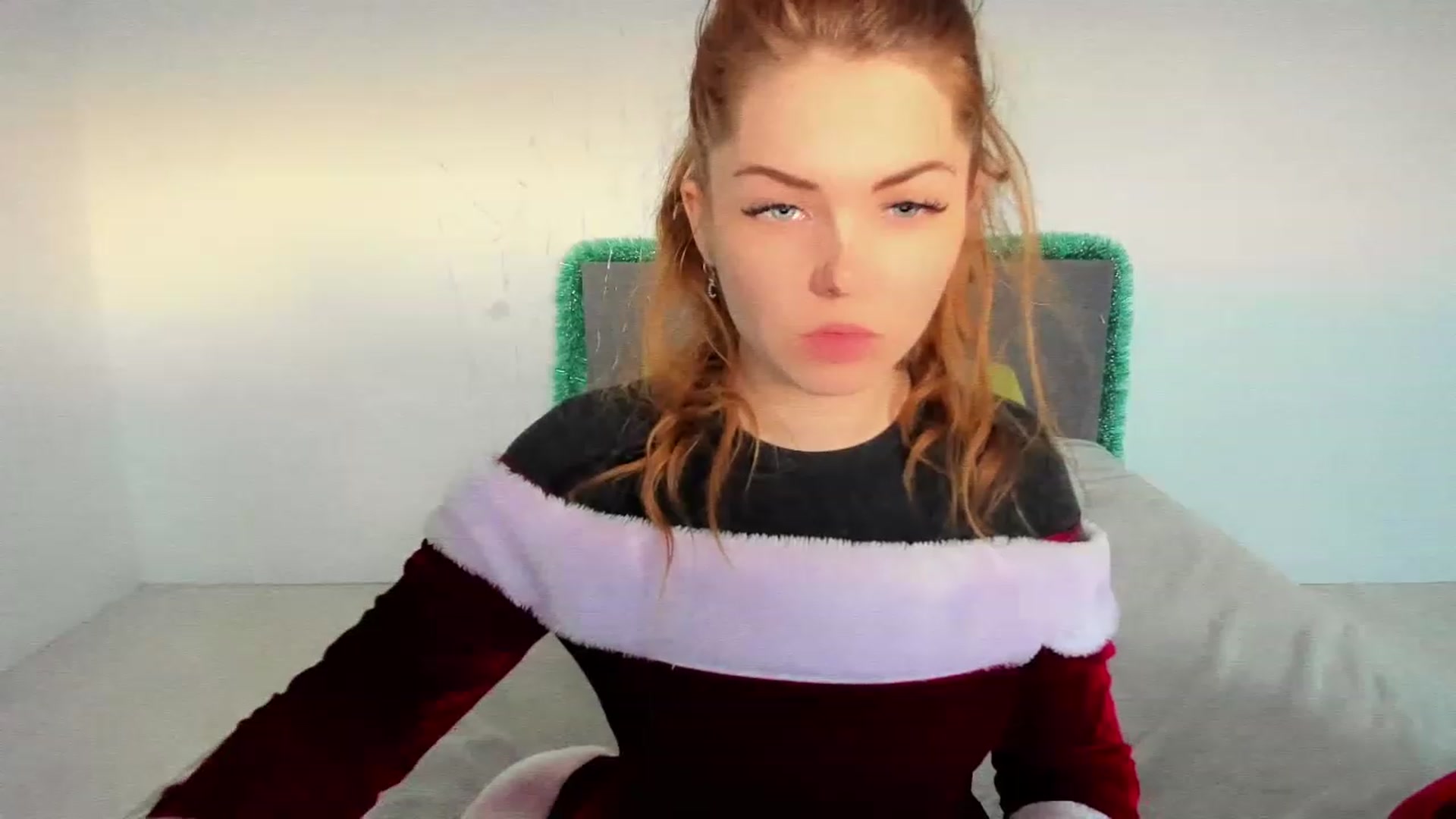 Gallery image thumbnail from Miriam_Mills's myfreecams stream on, 12/30/2022, 11:48 image 12 of 20
