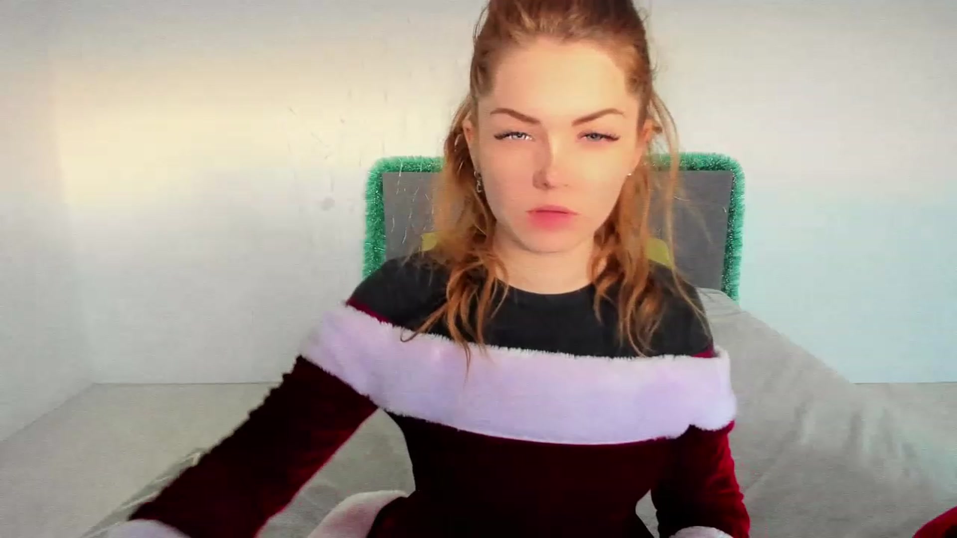 Gallery image thumbnail from Miriam_Mills's myfreecams stream on, 12/30/2022, 11:48 image 16 of 20