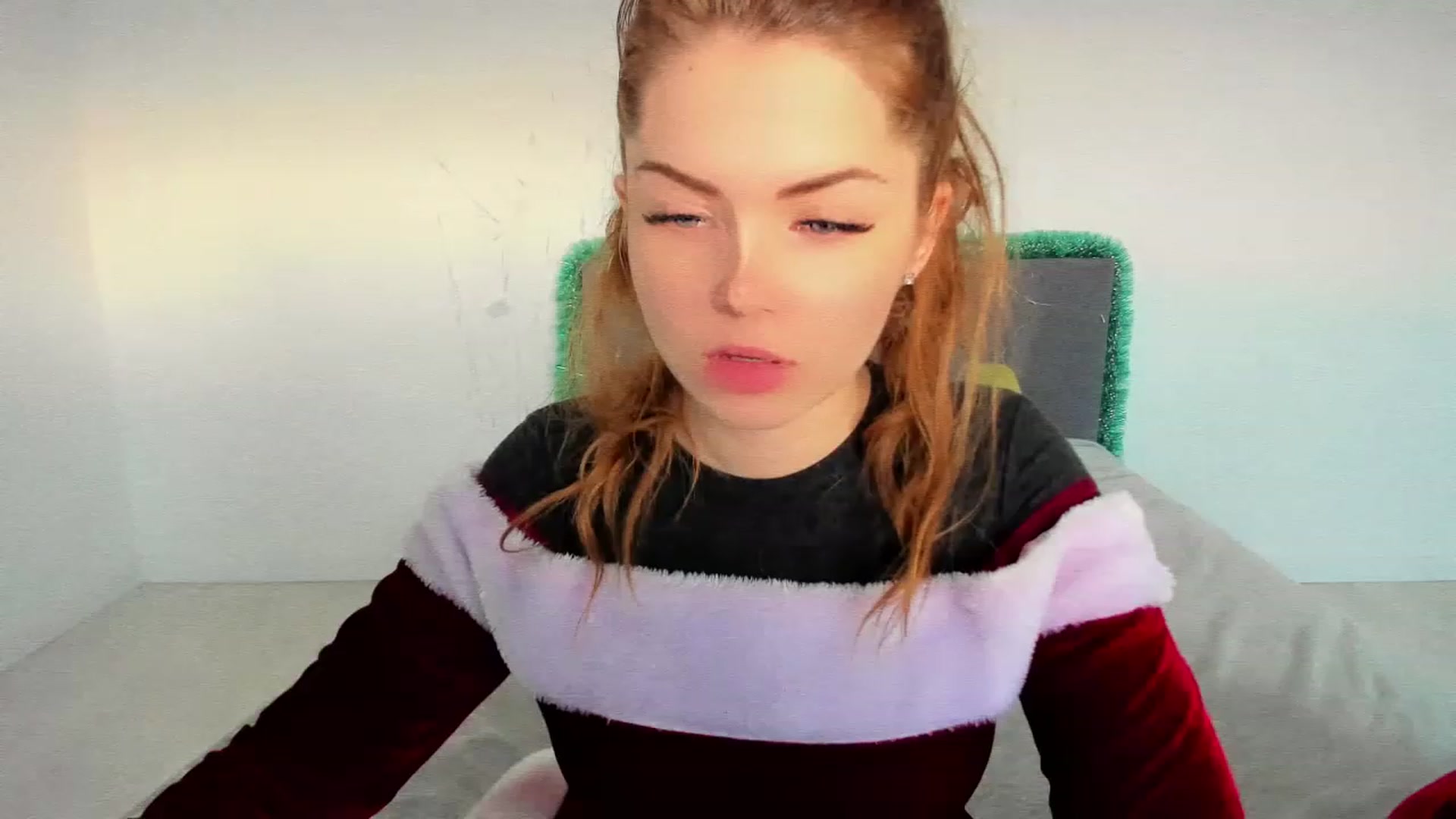 Gallery image thumbnail from Miriam_Mills's myfreecams stream on, 12/30/2022, 11:48 image 18 of 20