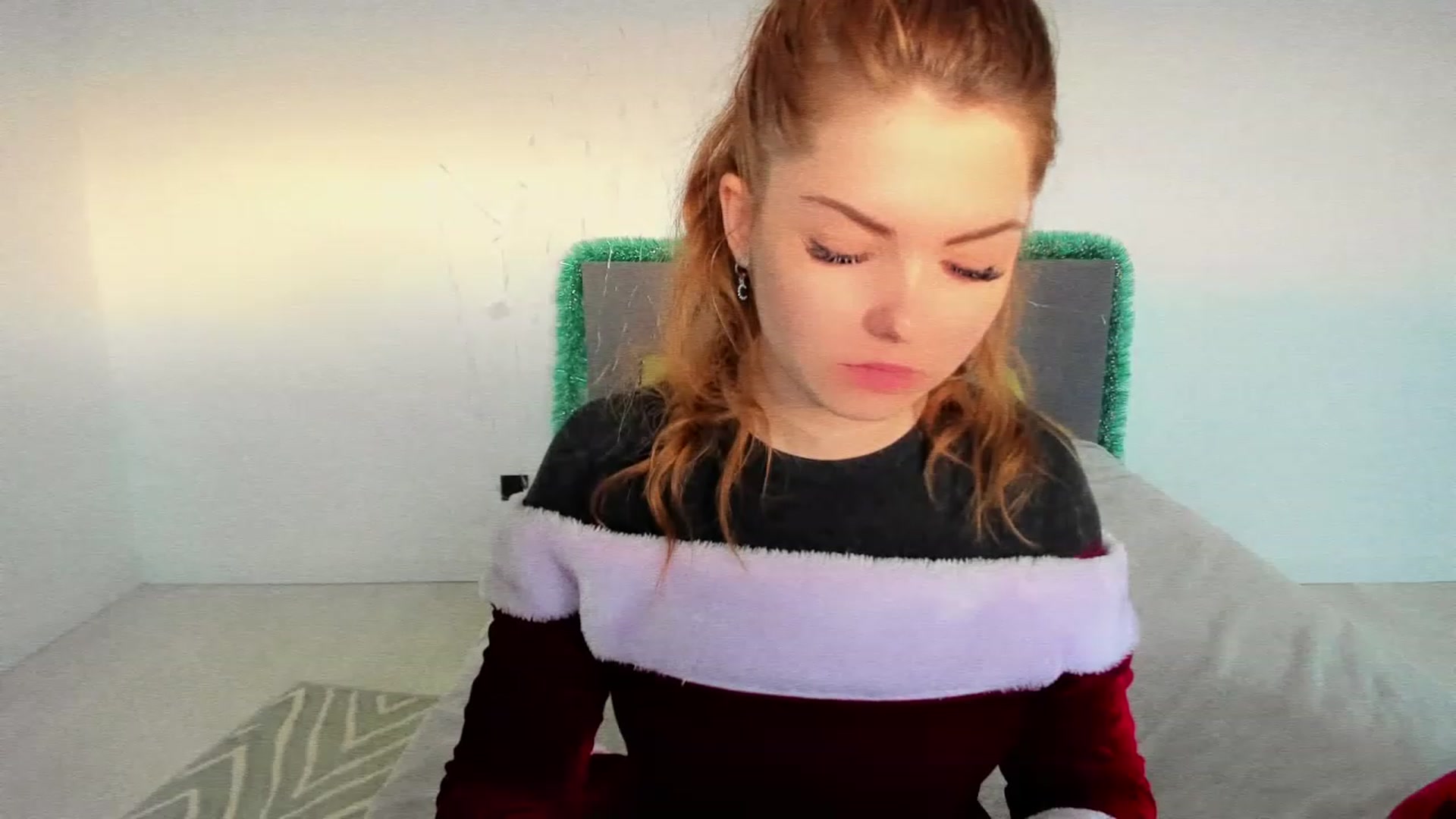 Gallery image thumbnail from Miriam_Mills's myfreecams stream on, 12/30/2022, 11:48 image 7 of 20