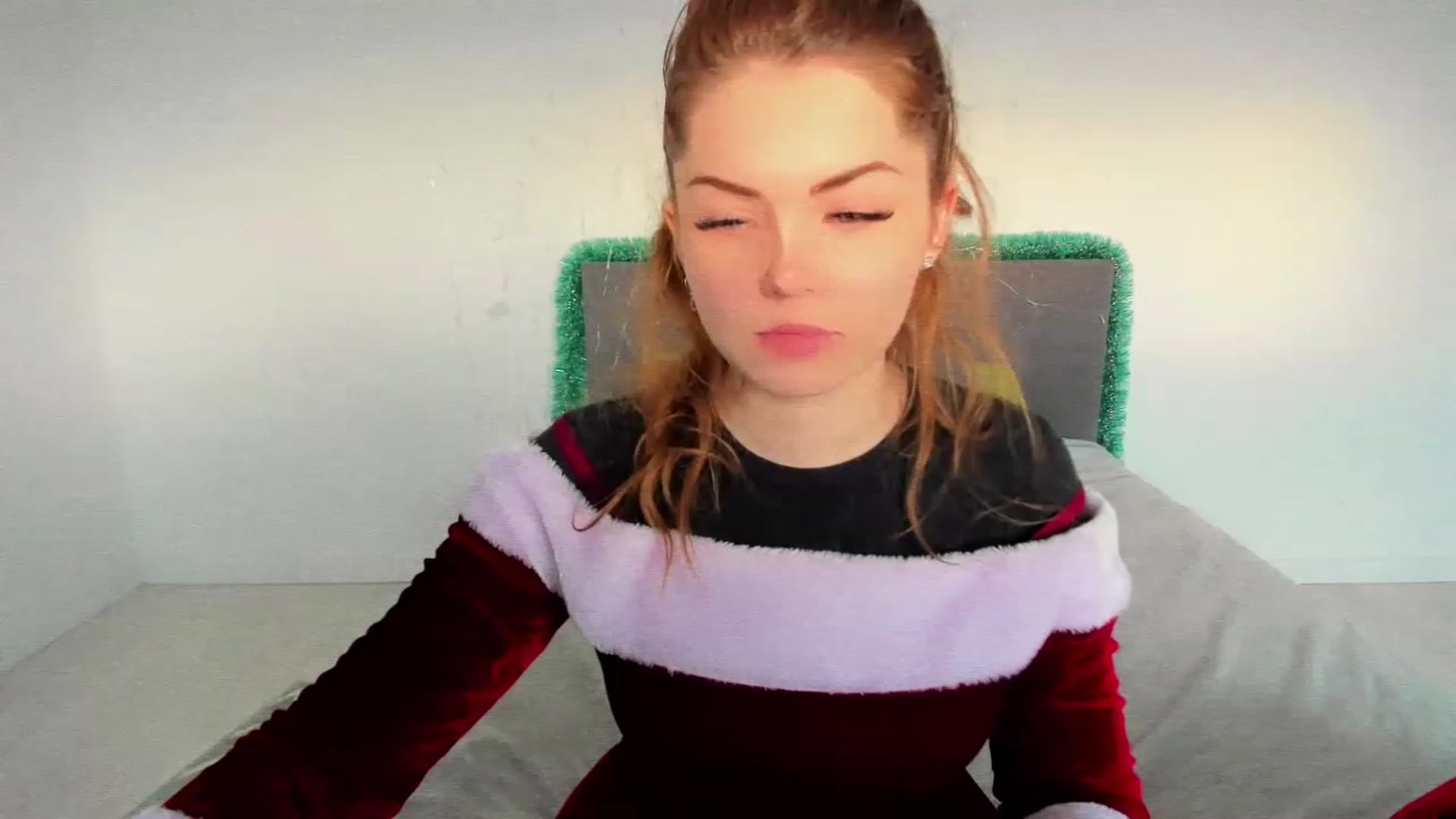 Gallery image thumbnail from Miriam_Mills's myfreecams stream on, 12/30/2022, 14:04 image 1 of 20