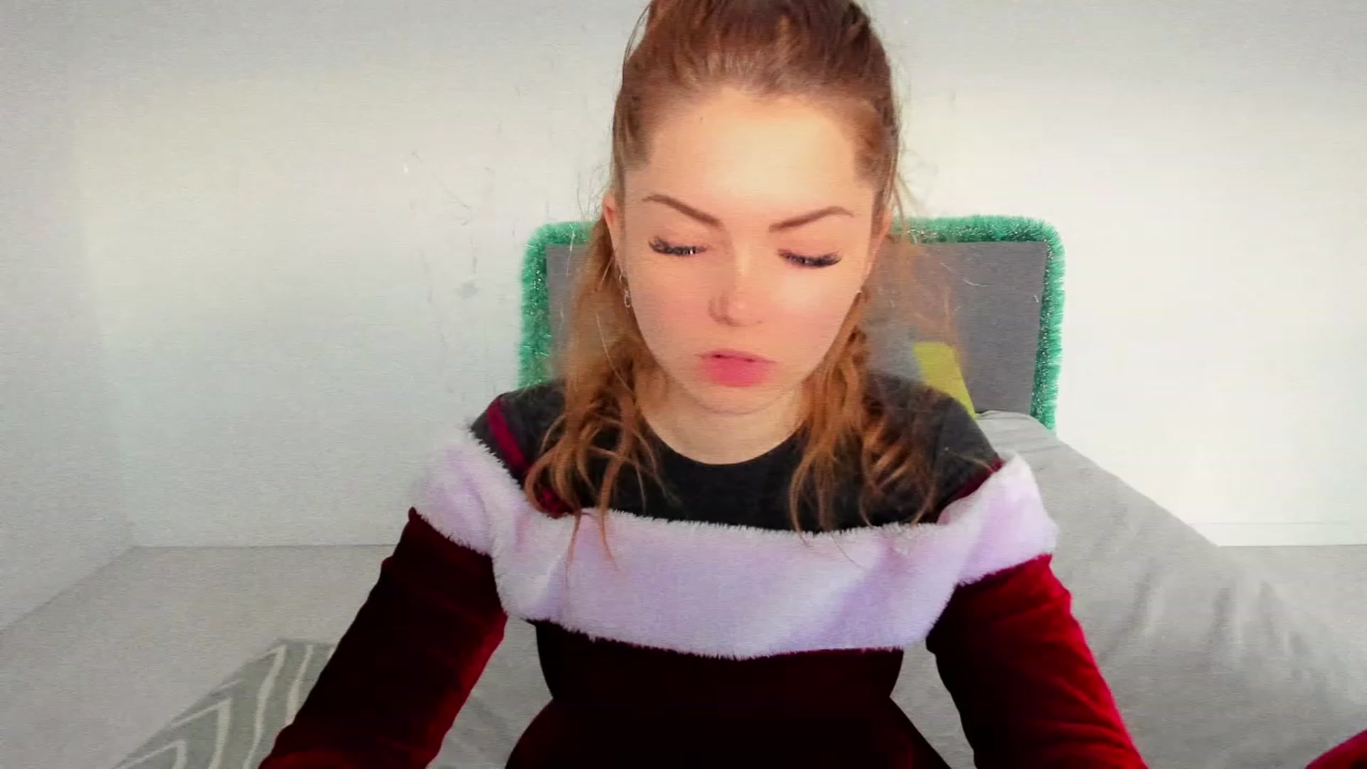 Gallery image thumbnail from Miriam_Mills's myfreecams stream on, 12/30/2022, 14:04 image 10 of 20