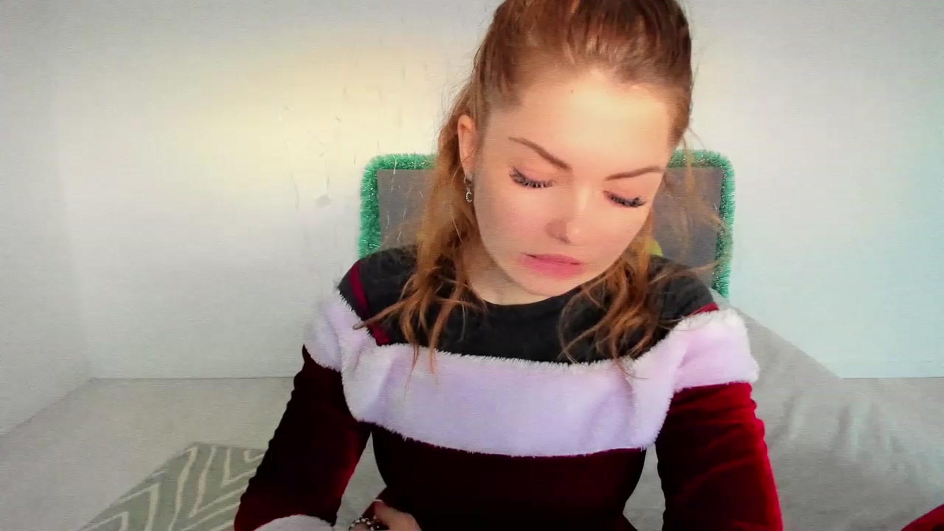 Gallery image thumbnail from Miriam_Mills's myfreecams stream on, 12/30/2022, 14:04 image 5 of 20