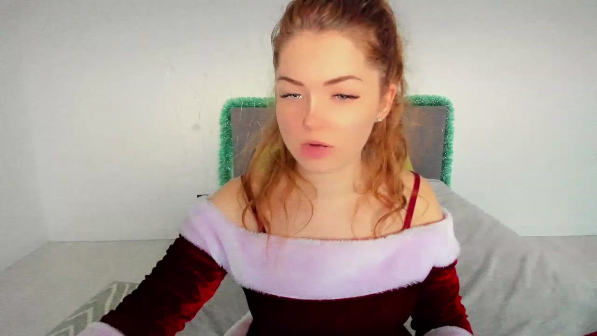 Gallery image thumbnail from Miriam_Mills's myfreecams stream on, 12/30/2022, 14:04 image 17 of 20