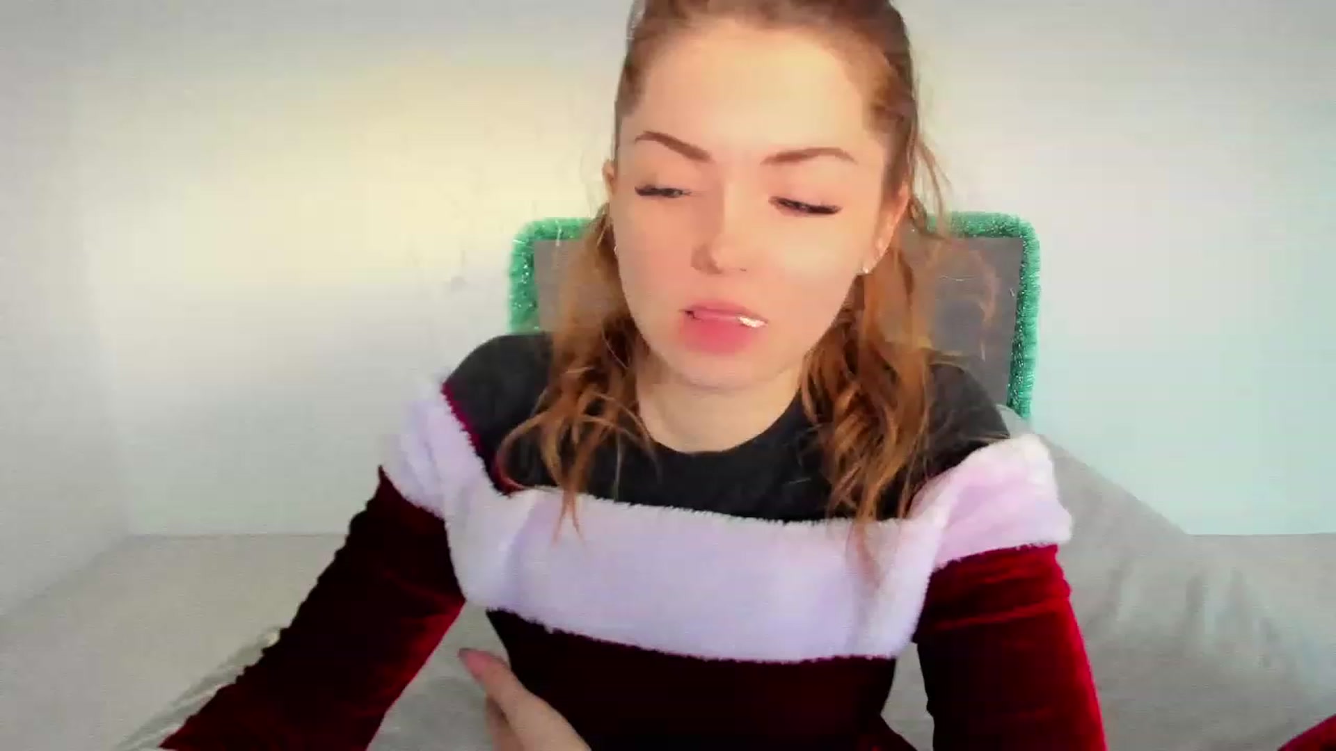 Gallery image thumbnail from Miriam_Mills's myfreecams stream on, 12/30/2022, 14:04 image 6 of 20