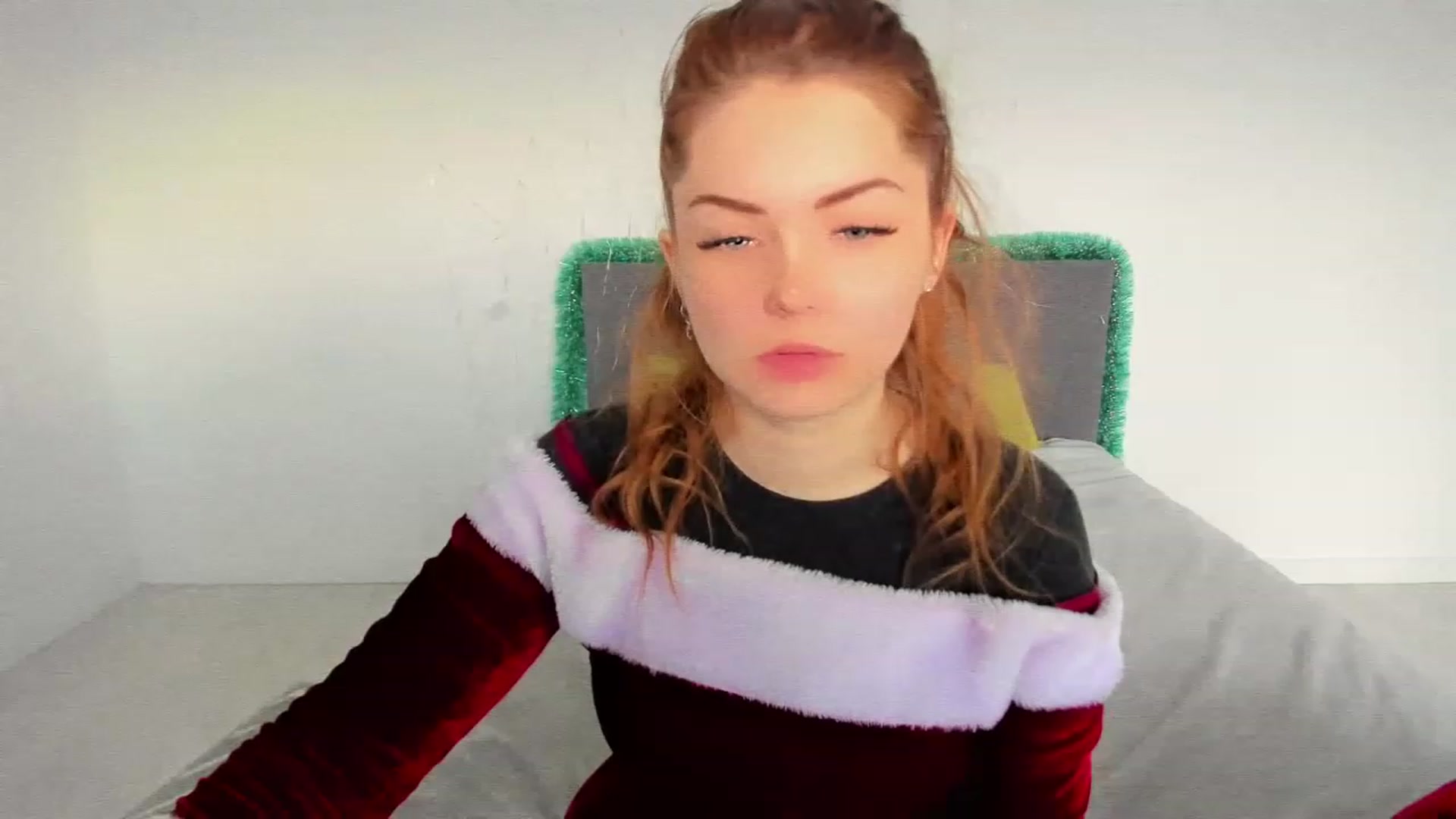 Gallery image thumbnail from Miriam_Mills's myfreecams stream on, 12/30/2022, 14:04 image 9 of 20