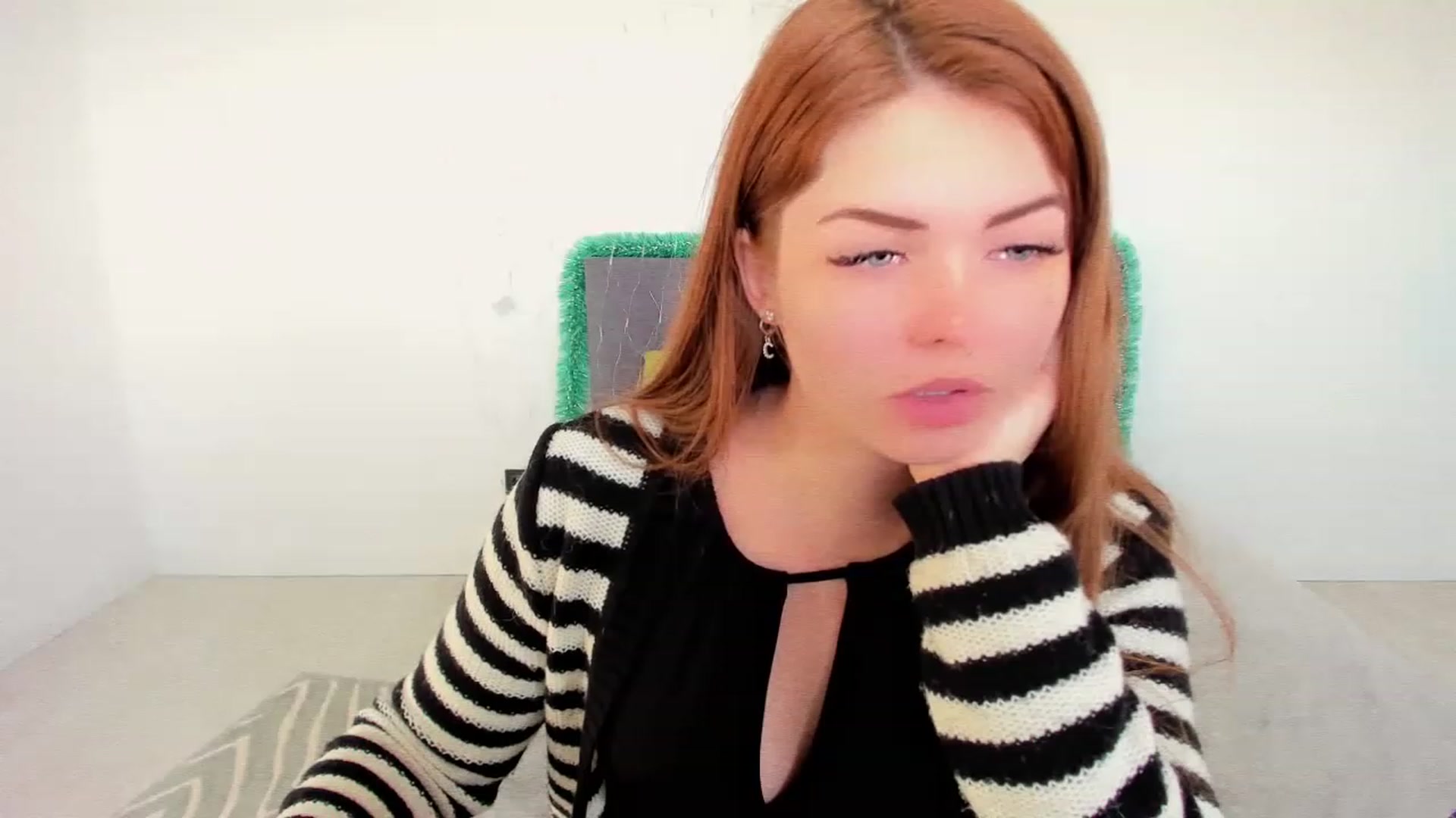 Gallery image thumbnail from Miriam_Mills's myfreecams stream on, 01/02/2023, 08:45 image 12 of 20