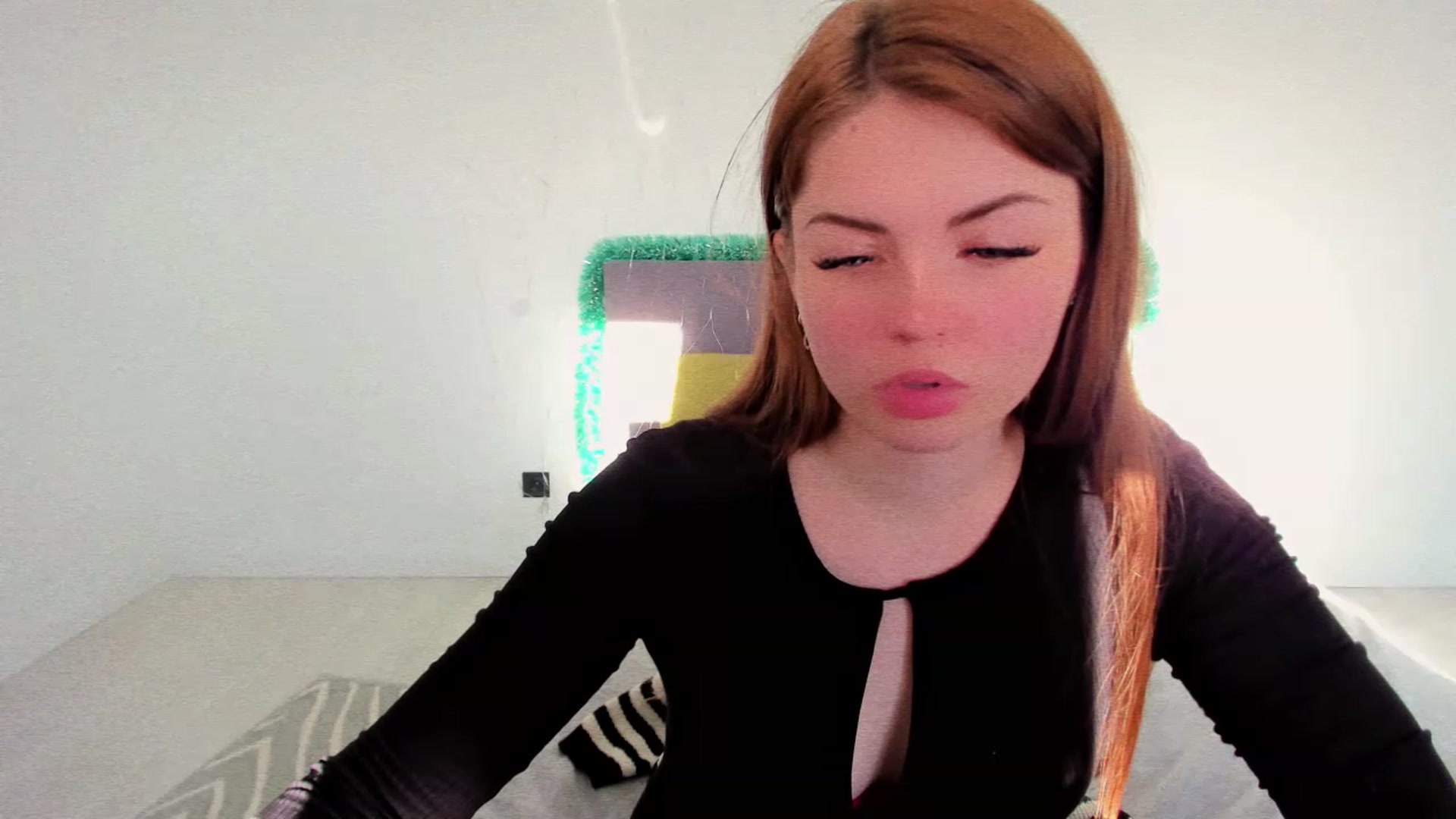 Gallery image thumbnail from Miriam_Mills's myfreecams stream on, 01/02/2023, 12:48 image 13 of 20