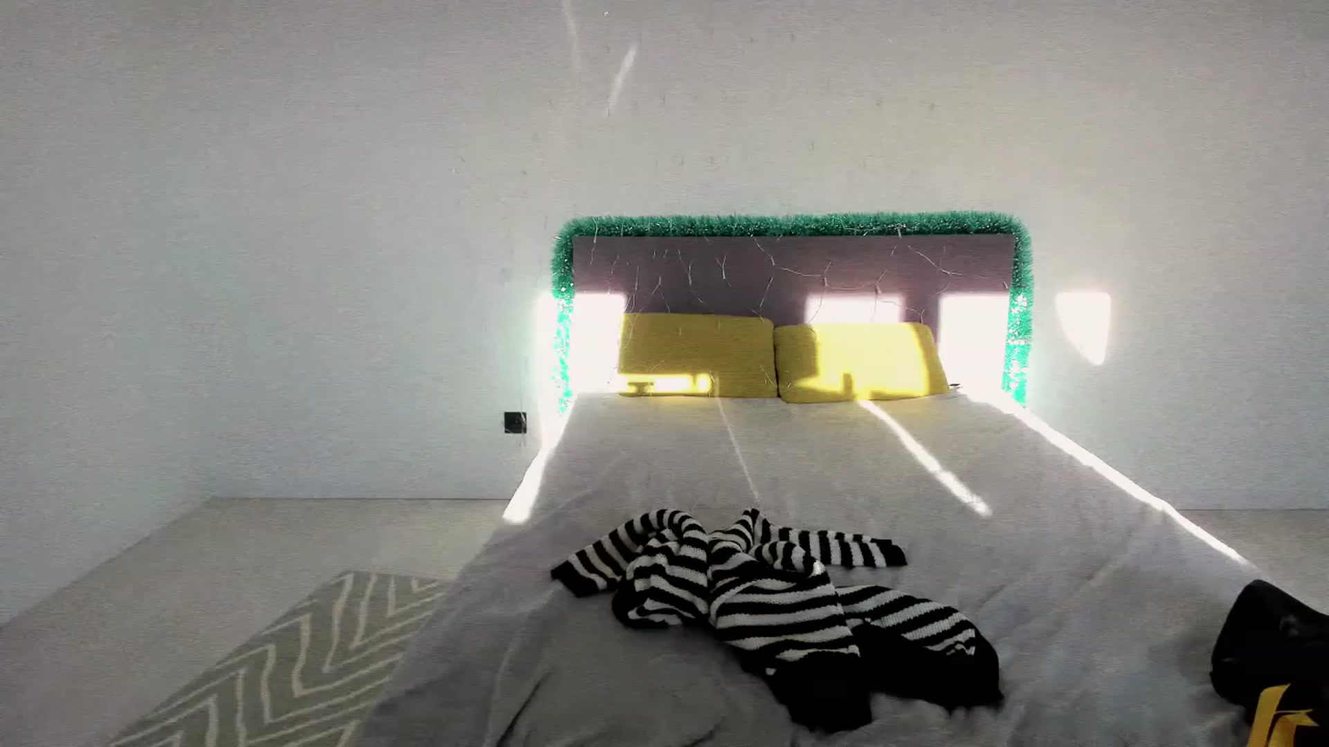 Gallery image thumbnail from Miriam_Mills's myfreecams stream on, 01/02/2023, 12:48 image 12 of 20