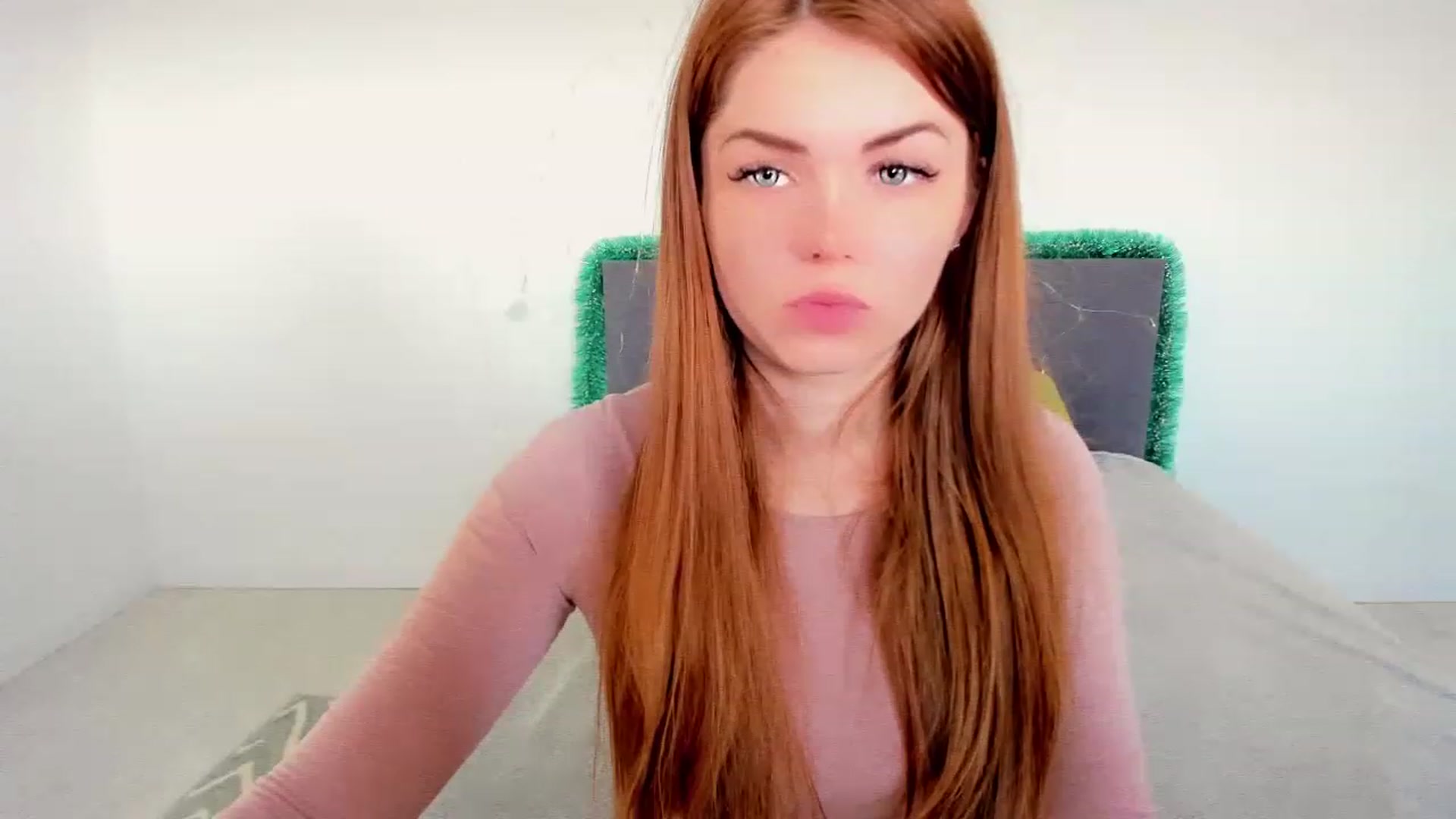 Gallery image thumbnail from Miriam_Mills's myfreecams stream on, 01/03/2023, 08:35 image 8 of 20
