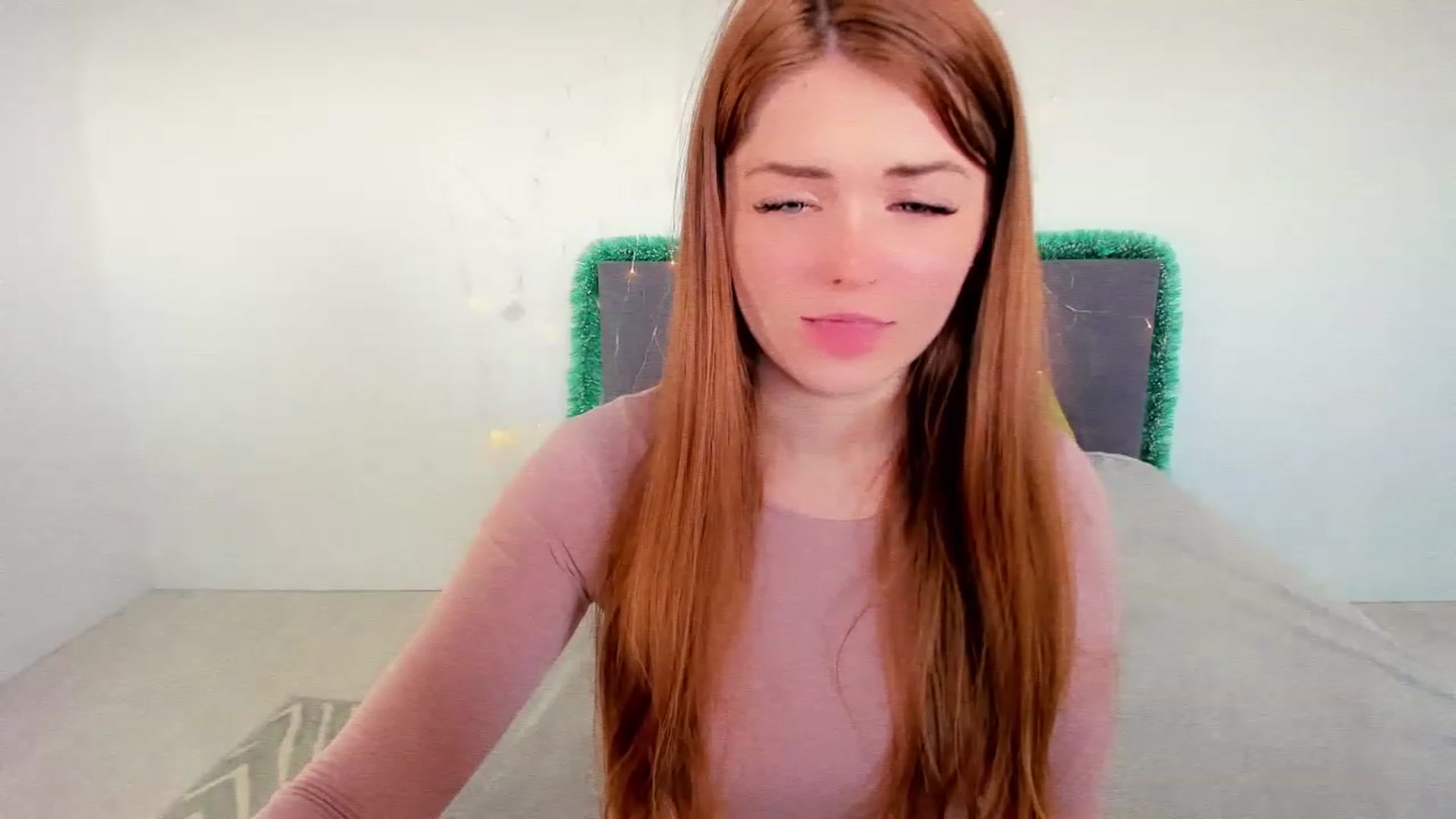 Gallery image thumbnail from Miriam_Mills's myfreecams stream on, 01/03/2023, 08:35 image 16 of 20