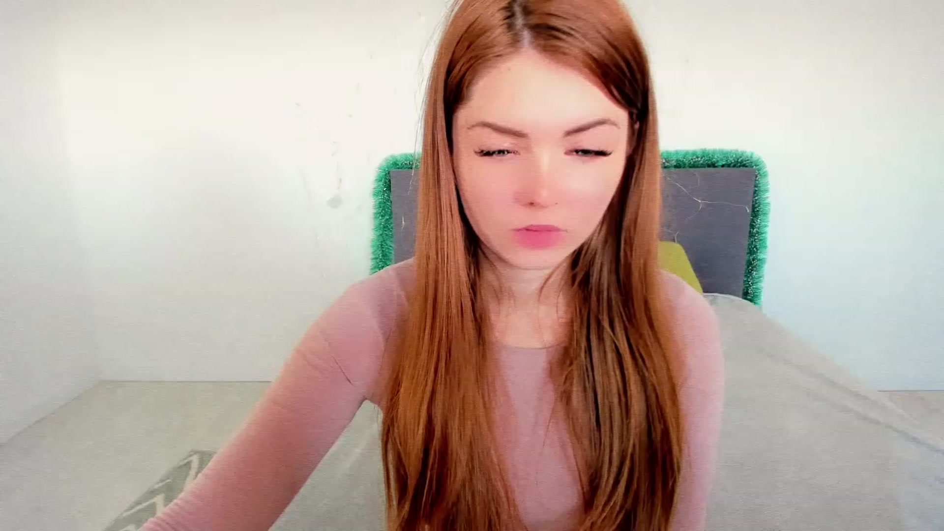 Gallery image thumbnail from Miriam_Mills's myfreecams stream on, 01/03/2023, 08:35 image 6 of 20