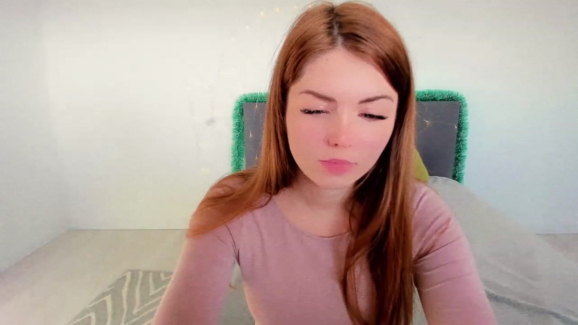Gallery image thumbnail from Miriam_Mills's myfreecams stream on, 01/03/2023, 09:08 image 8 of 20