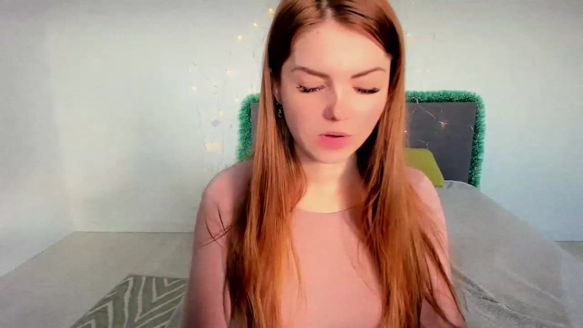 Gallery image thumbnail from Miriam_Mills's myfreecams stream on, 01/03/2023, 10:17 image 16 of 20