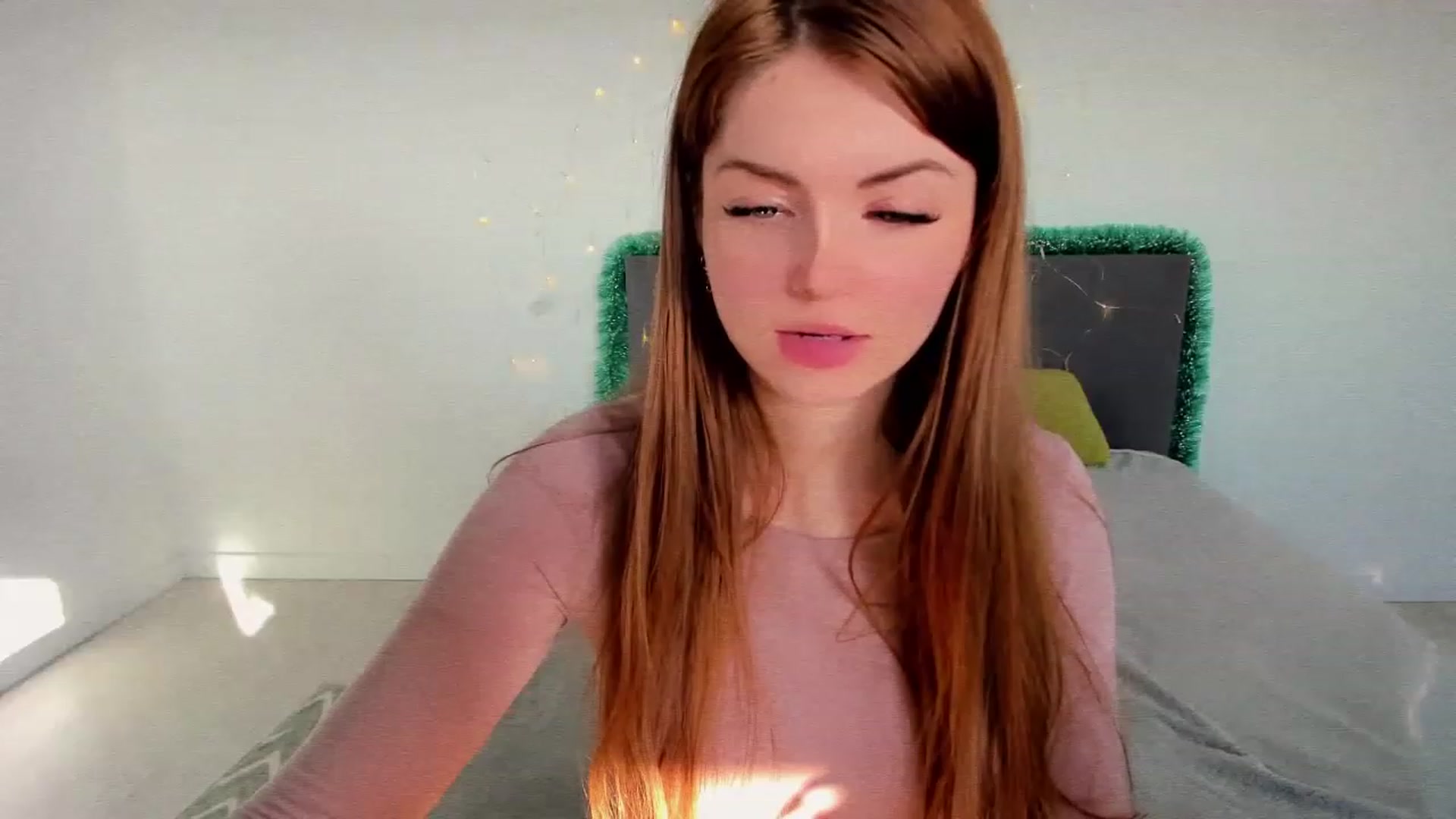 Gallery image thumbnail from Miriam_Mills's myfreecams stream on, 01/03/2023, 10:17 image 9 of 20