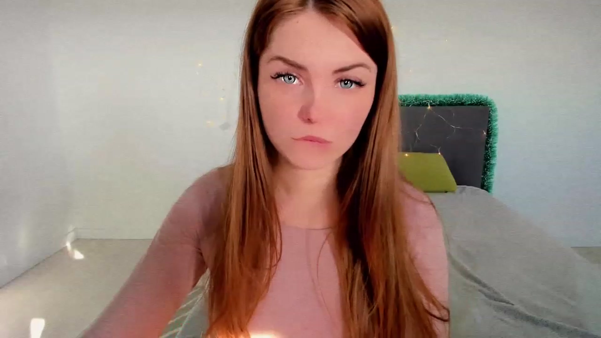 Gallery image thumbnail from Miriam_Mills's myfreecams stream on, 01/03/2023, 10:17 image 3 of 20