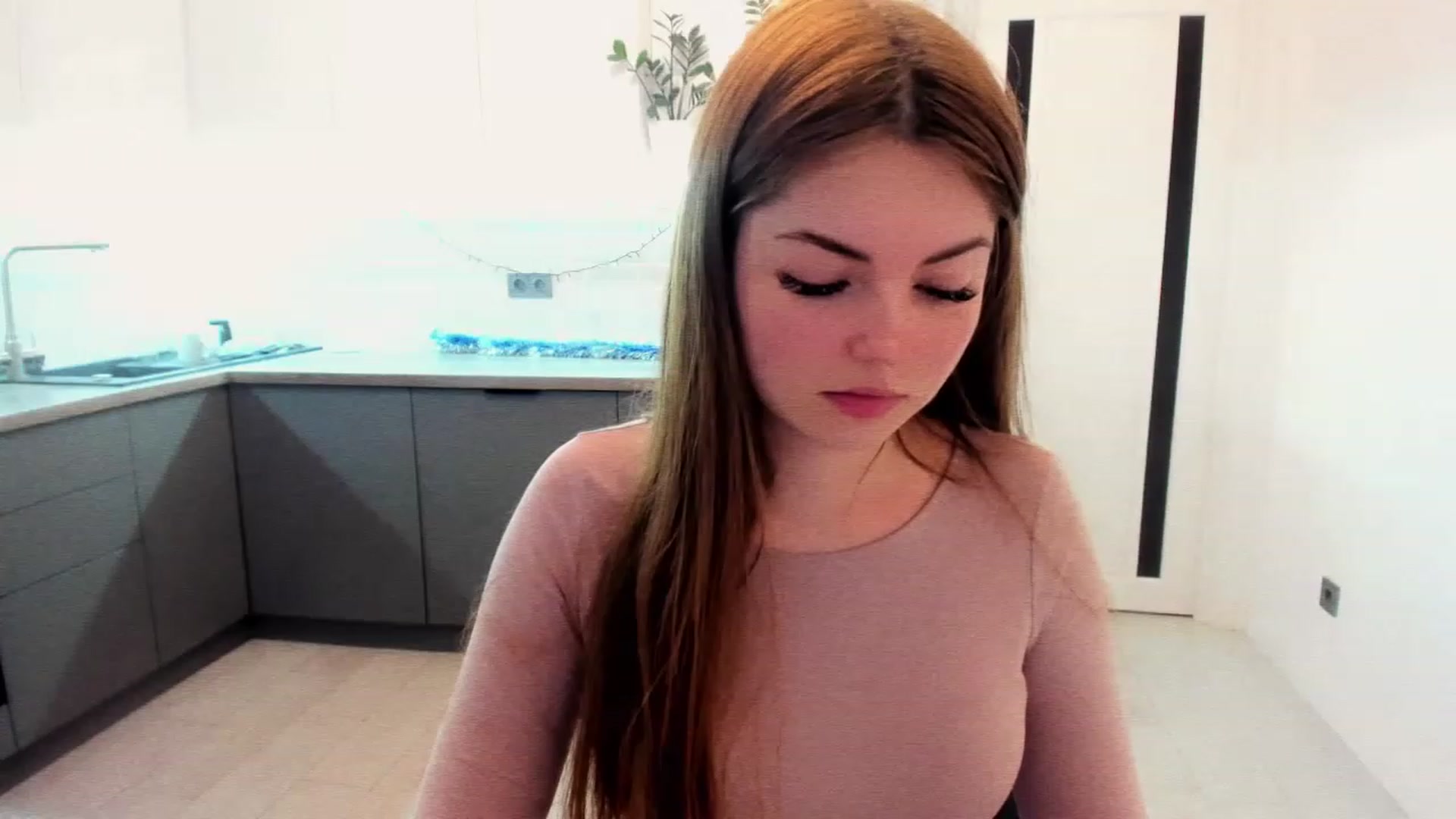 Gallery image thumbnail from Miriam_Mills's myfreecams stream on, 01/09/2023, 10:09 image 7 of 20