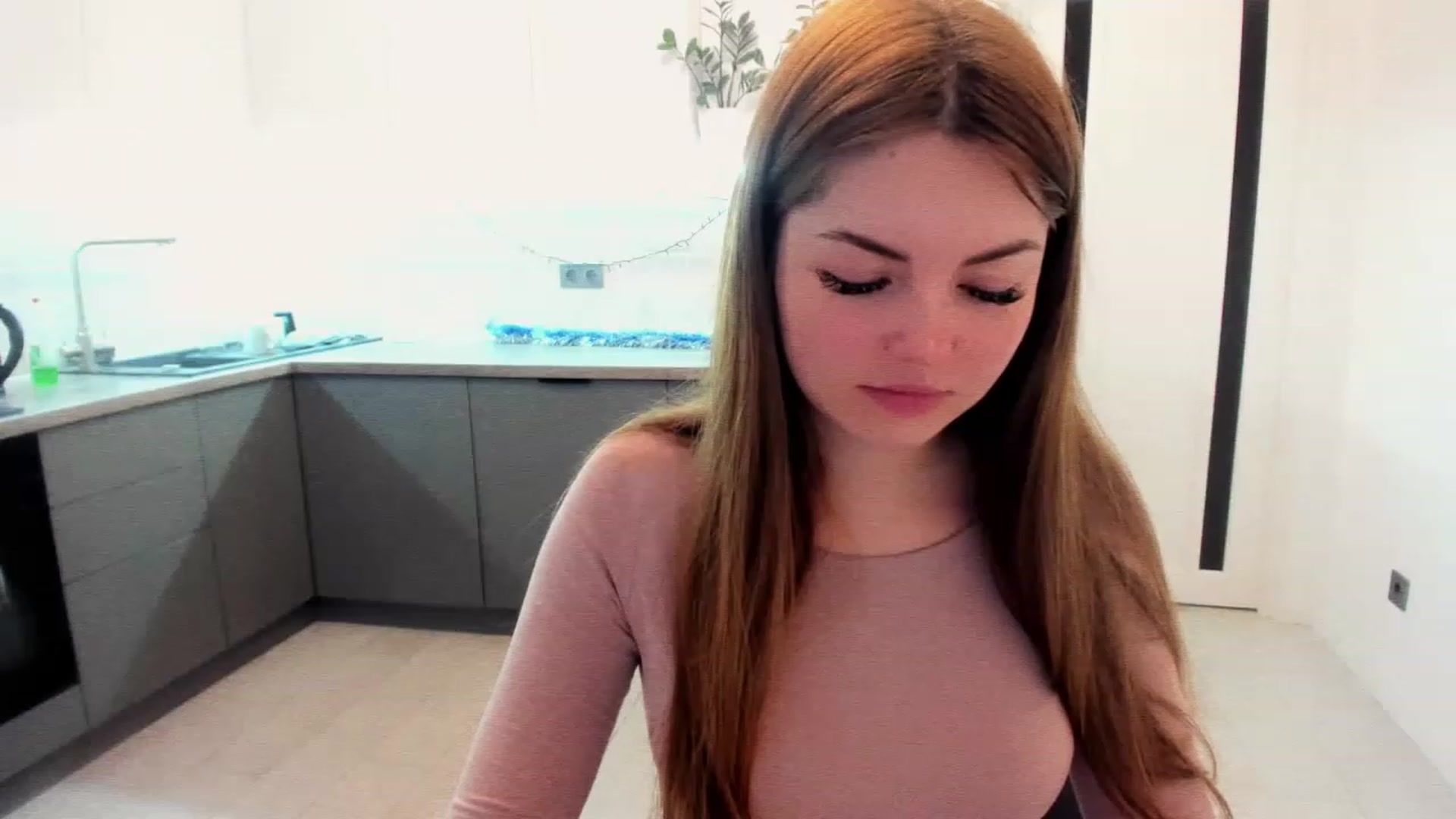 Gallery image thumbnail from Miriam_Mills's myfreecams stream on, 01/09/2023, 10:26 image 1 of 20