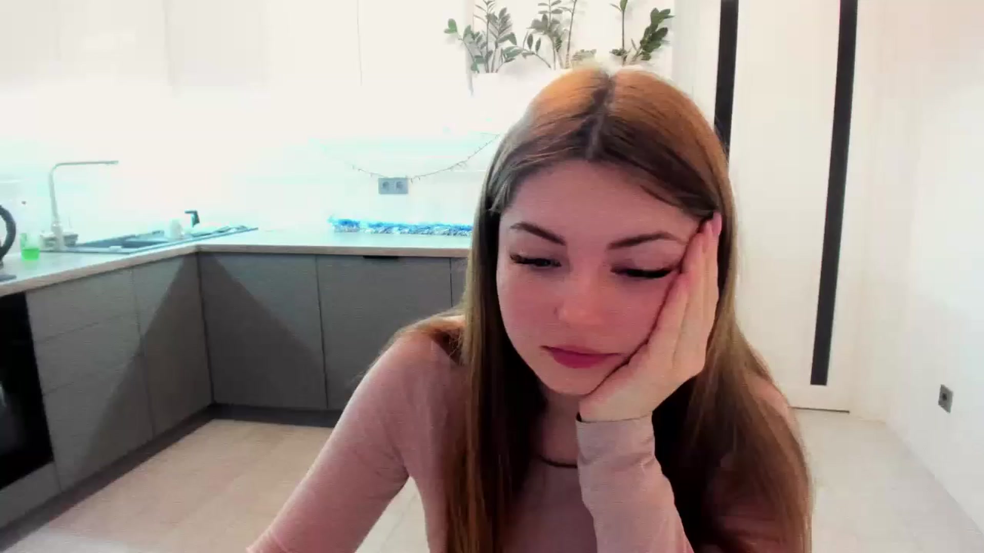 Gallery image thumbnail from Miriam_Mills's myfreecams stream on, 01/09/2023, 10:26 image 2 of 20