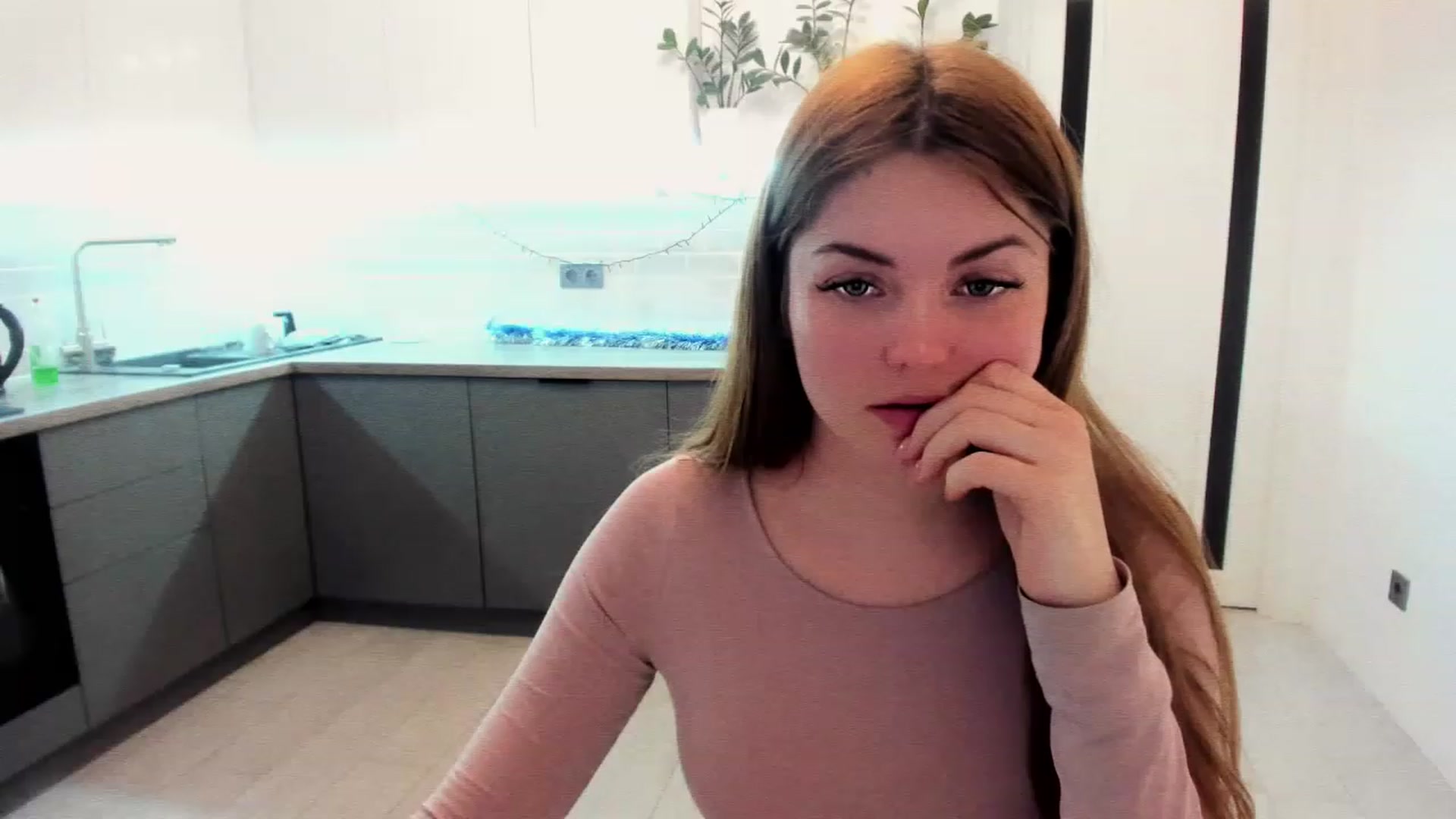 Gallery image thumbnail from Miriam_Mills's myfreecams stream on, 01/09/2023, 10:26 image 10 of 20
