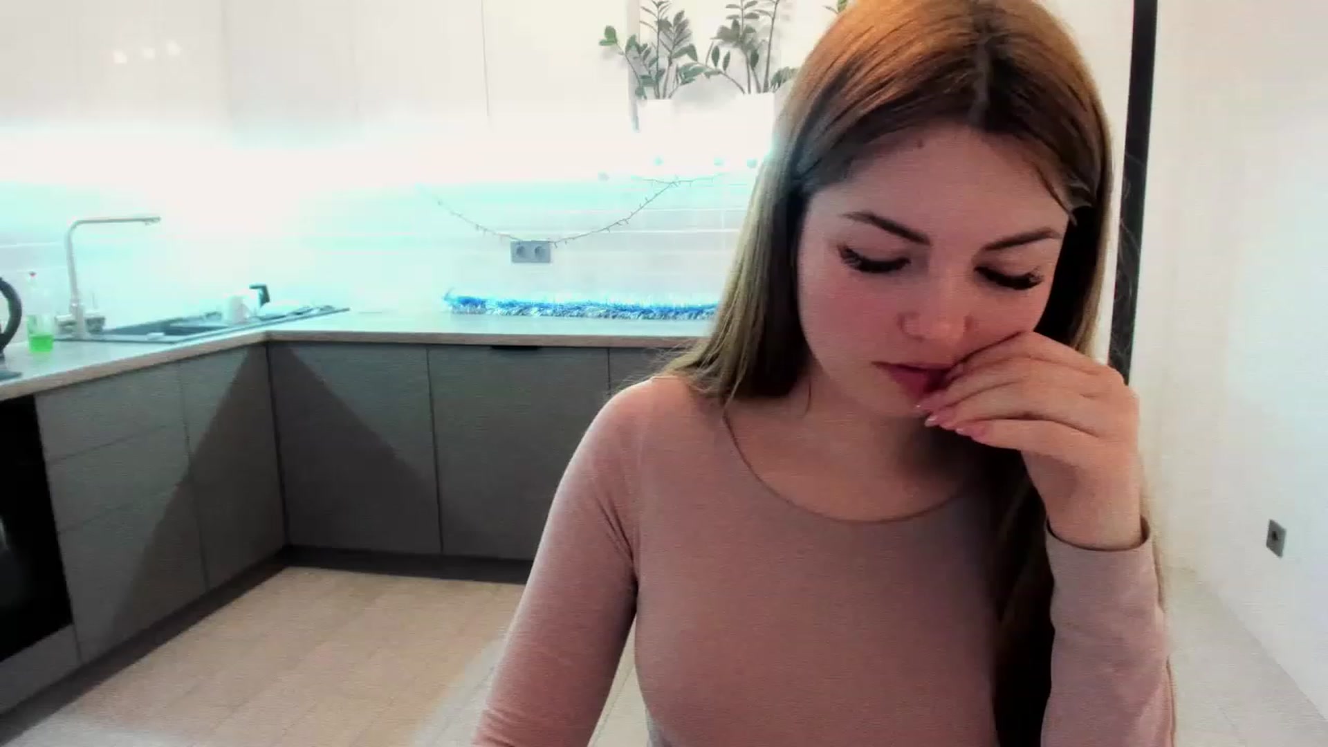 Gallery image thumbnail from Miriam_Mills's myfreecams stream on, 01/09/2023, 10:26 image 12 of 20