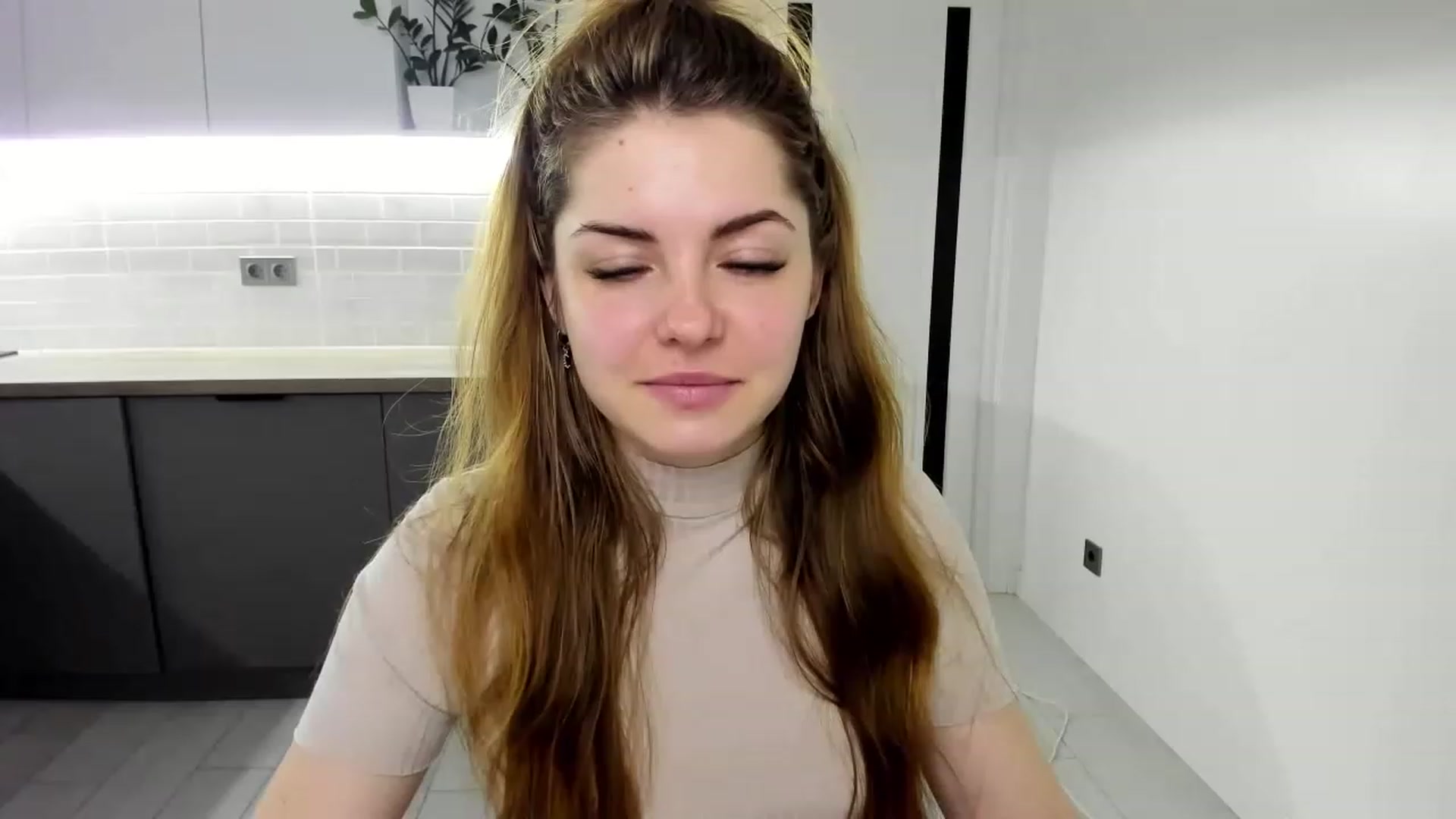 Gallery image thumbnail from Miriam_Mills's myfreecams stream on, 01/29/2023, 12:09 image 20 of 20