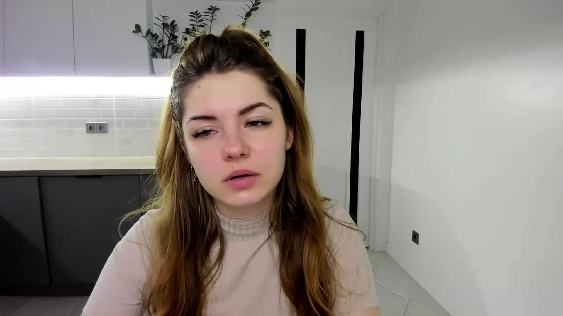Gallery image thumbnail from Miriam_Mills's myfreecams stream on, 01/29/2023, 12:09 image 6 of 20