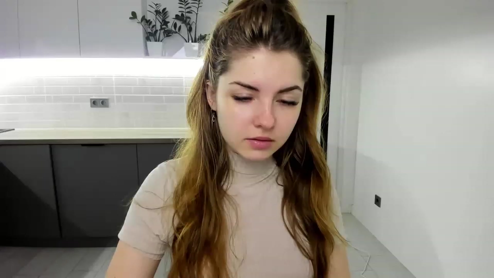 Gallery image thumbnail from Miriam_Mills's myfreecams stream on, 01/29/2023, 12:09 image 2 of 20