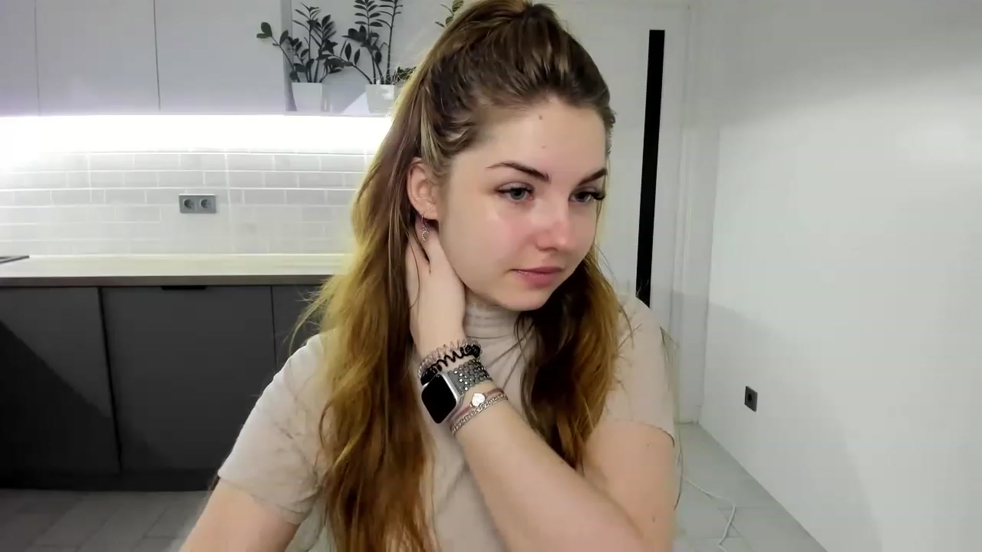Gallery image thumbnail from Miriam_Mills's myfreecams stream on, 01/29/2023, 12:09 image 1 of 20