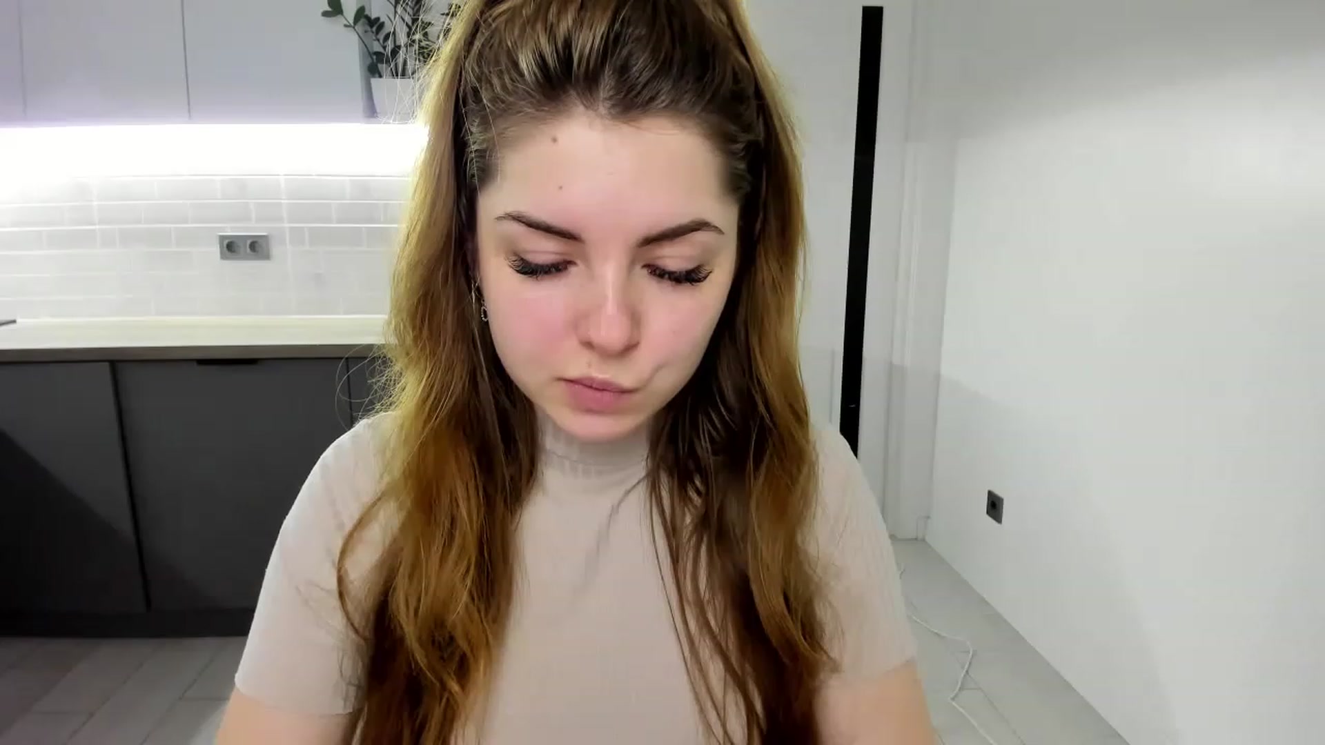 Gallery image thumbnail from Miriam_Mills's myfreecams stream on, 01/29/2023, 12:09 image 12 of 20