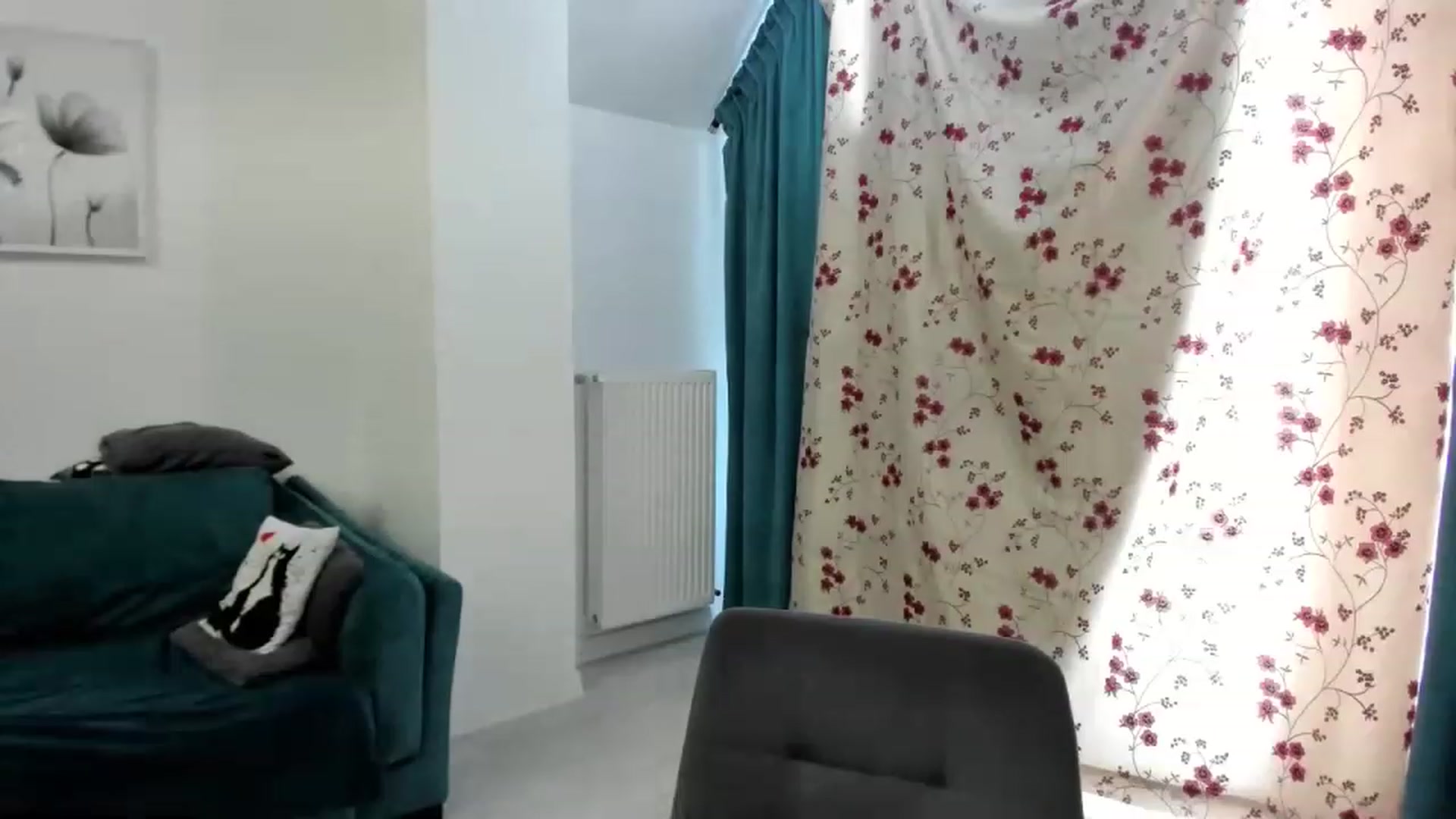Gallery image thumbnail from Miriam_Mills's myfreecams stream on, 02/06/2023, 10:11 image 17 of 20