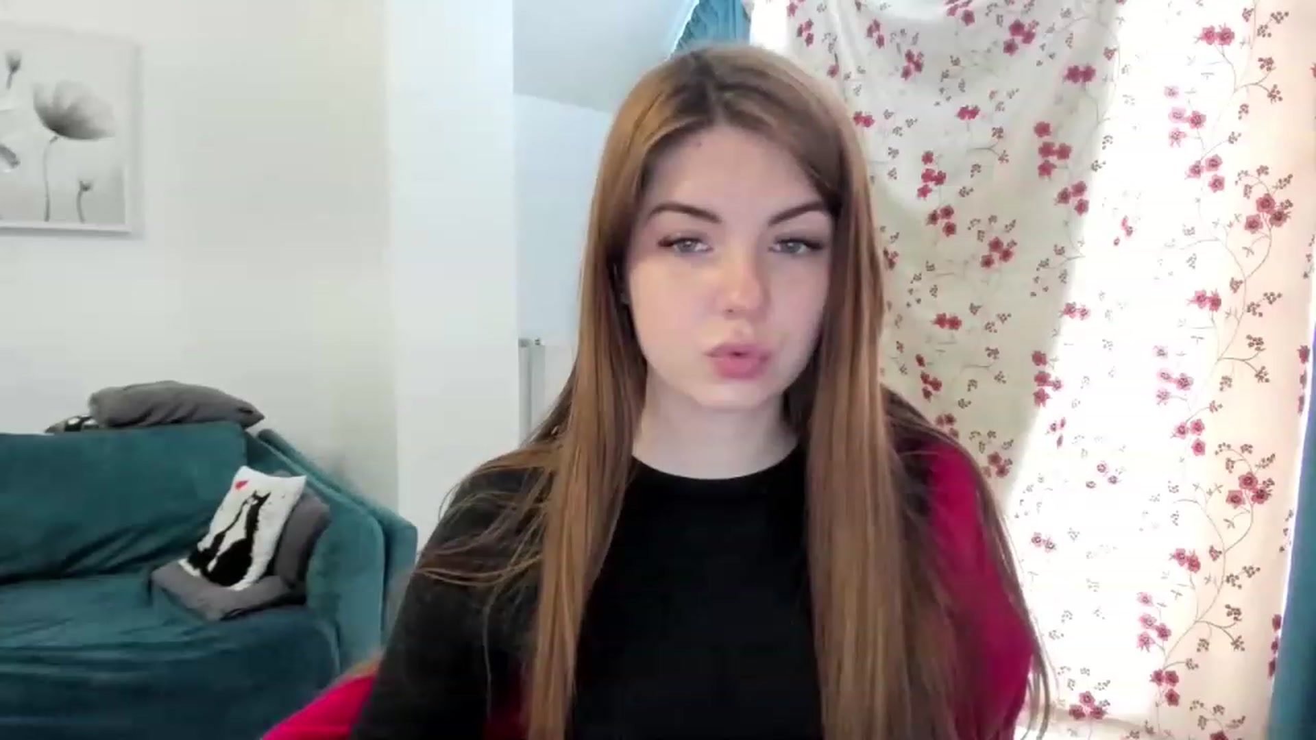 Gallery image thumbnail from Miriam_Mills's myfreecams stream on, 02/06/2023, 10:11 image 10 of 20