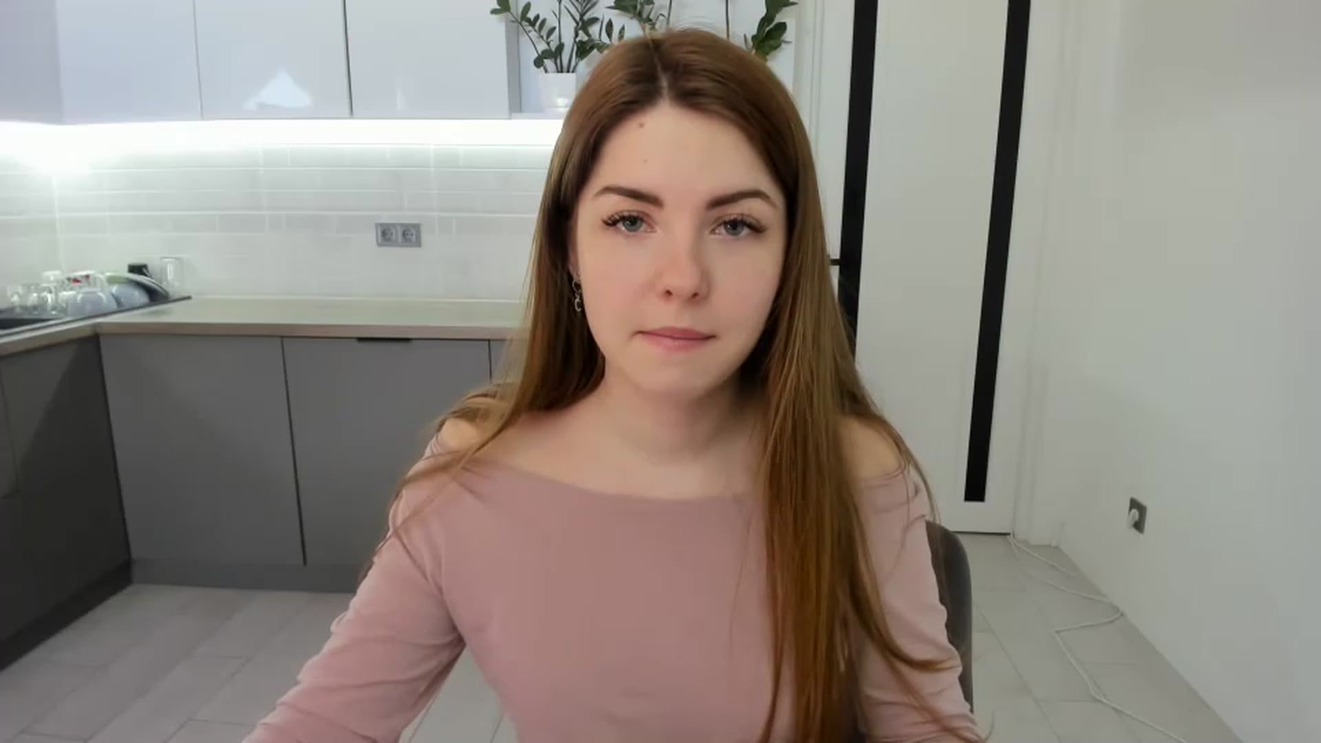 Gallery image thumbnail from Miriam_Mills's myfreecams stream on, 02/09/2023, 10:30 image 4 of 20