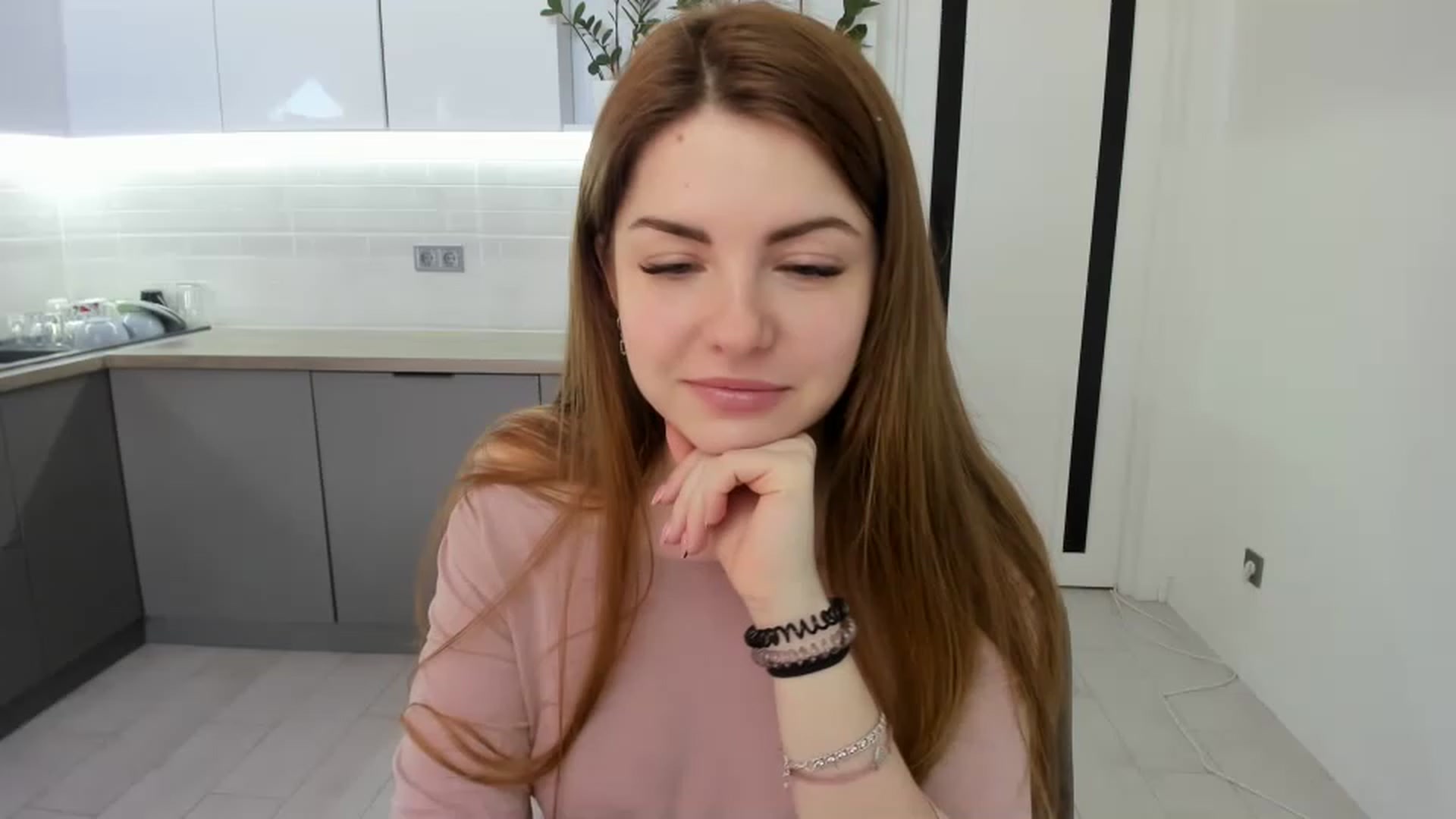 Gallery image thumbnail from Miriam_Mills's myfreecams stream on, 02/09/2023, 10:30 image 3 of 20