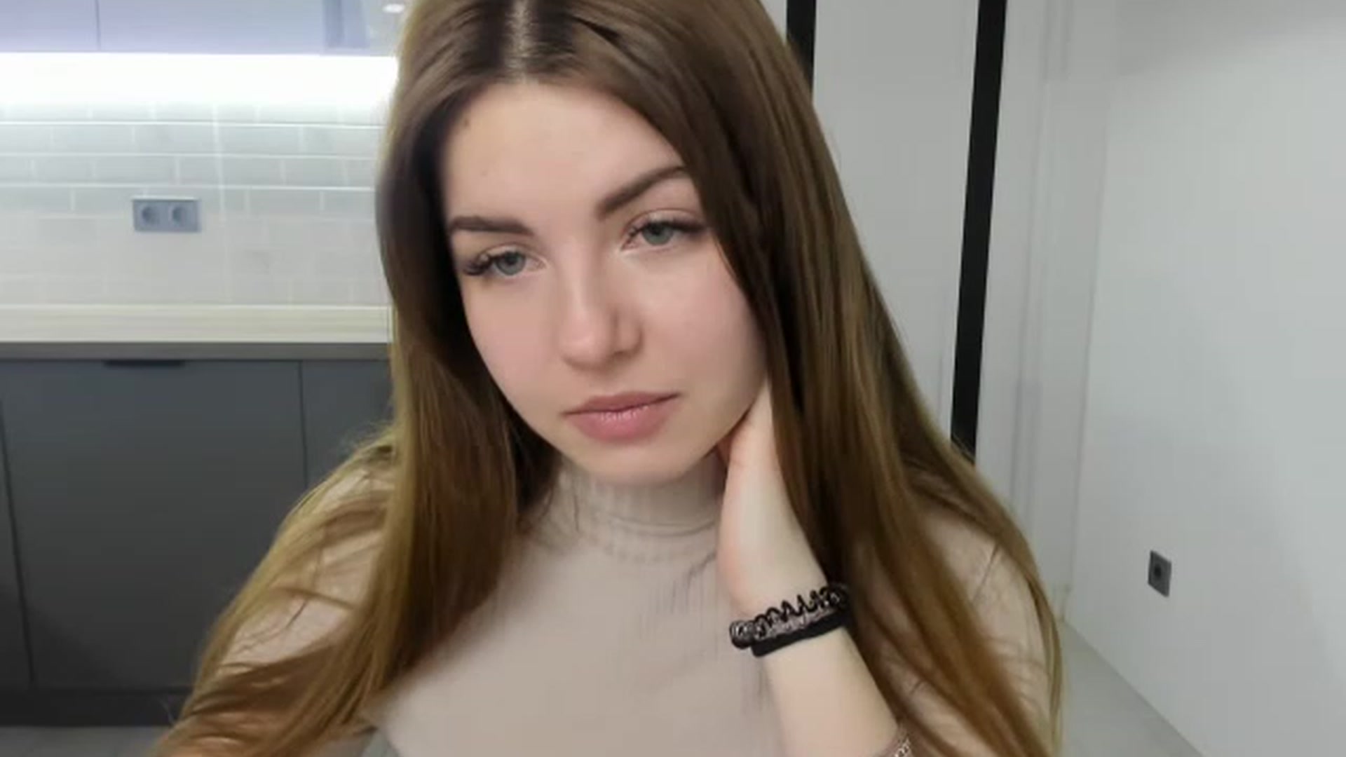 Gallery image thumbnail from Miriam_Mills's myfreecams stream on, 02/13/2023, 09:04 image 11 of 20