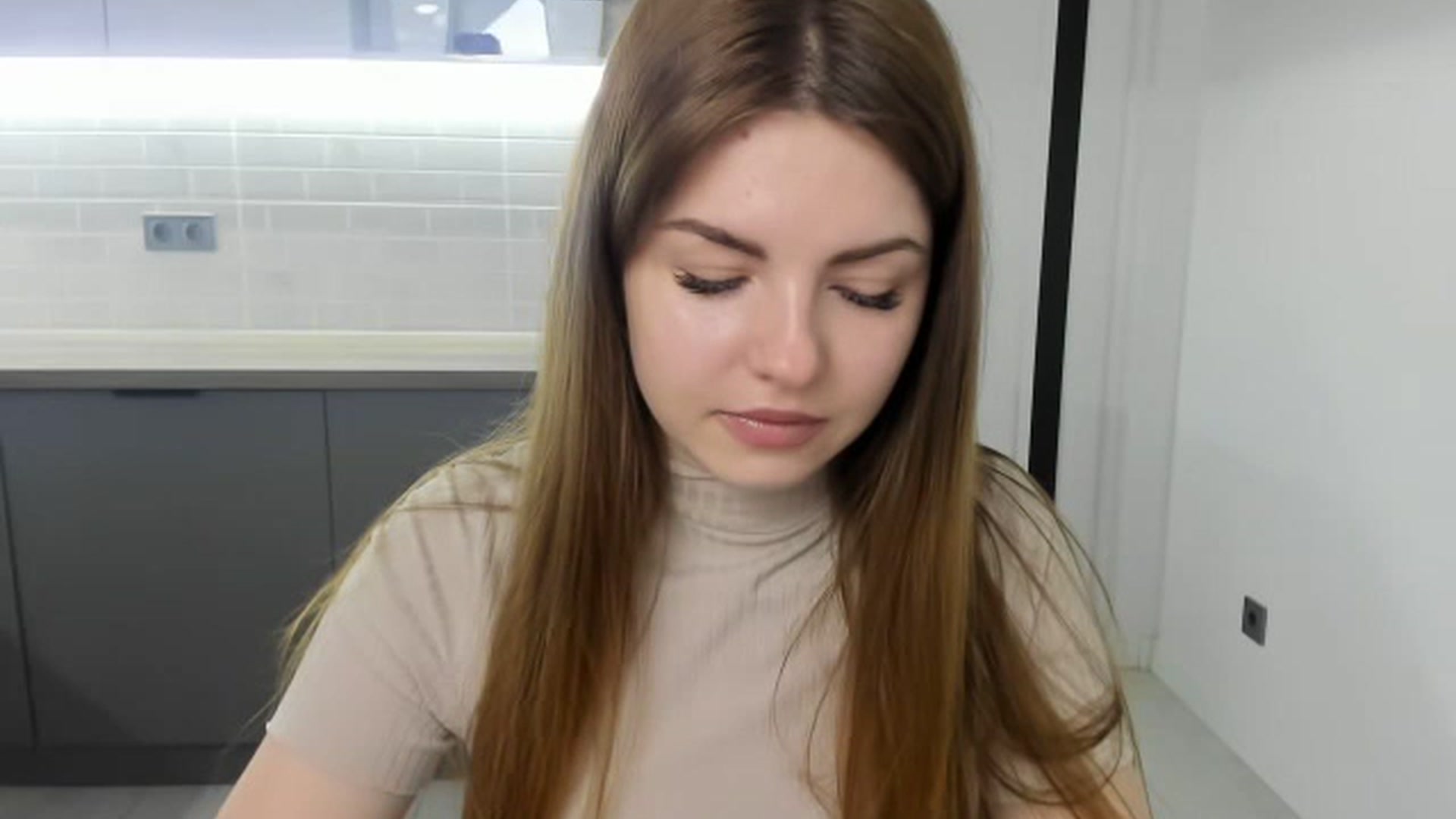 Gallery image thumbnail from Miriam_Mills's myfreecams stream on, 02/13/2023, 09:04 image 8 of 20