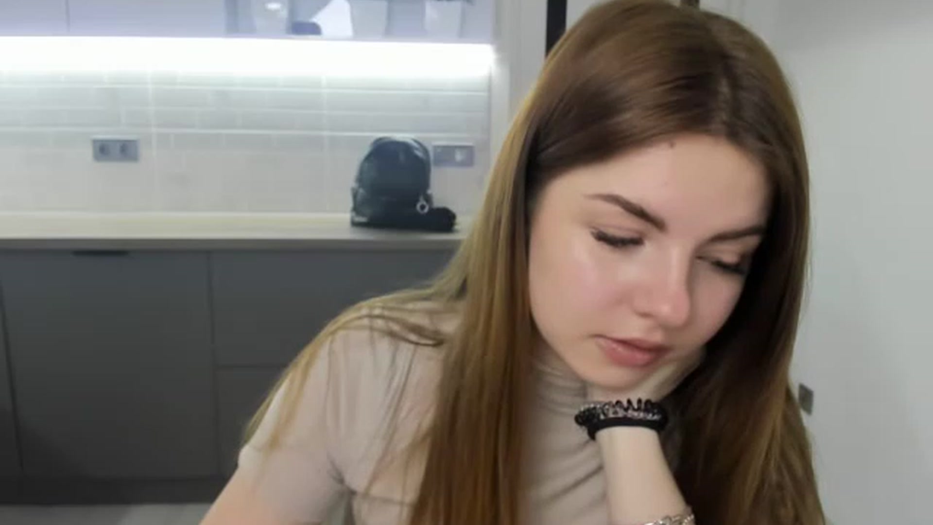 Gallery image thumbnail from Miriam_Mills's myfreecams stream on, 02/13/2023, 09:04 image 3 of 20