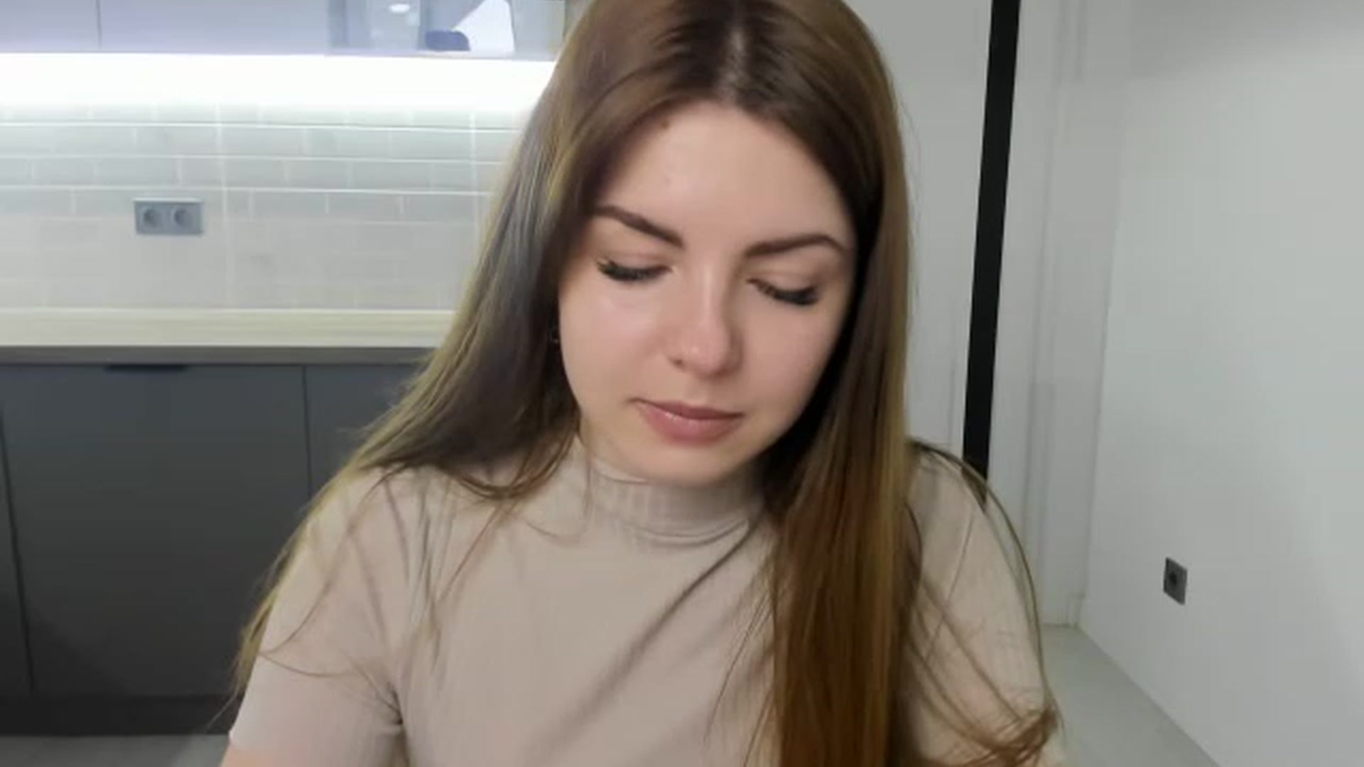 Gallery image thumbnail from Miriam_Mills's myfreecams stream on, 02/13/2023, 09:04 image 10 of 20