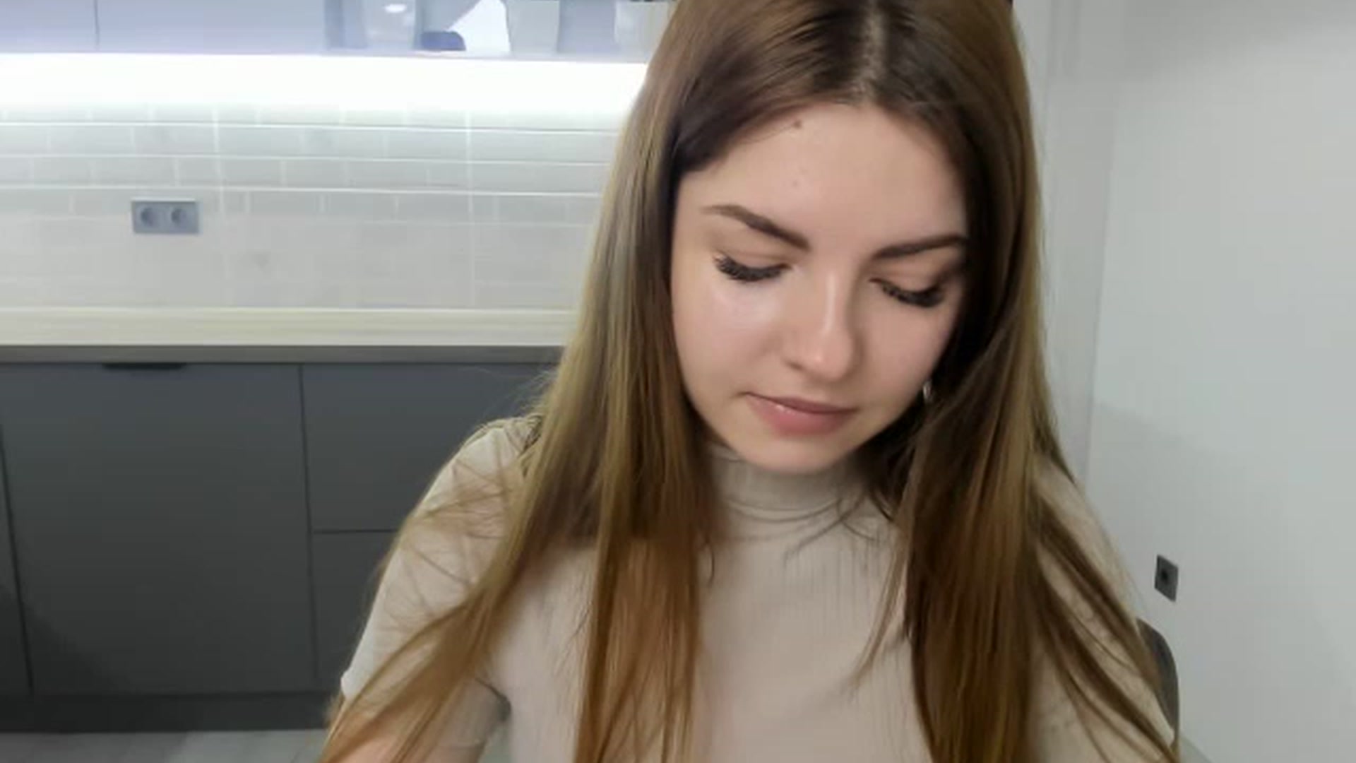 Gallery image thumbnail from Miriam_Mills's myfreecams stream on, 02/13/2023, 09:58 image 7 of 20