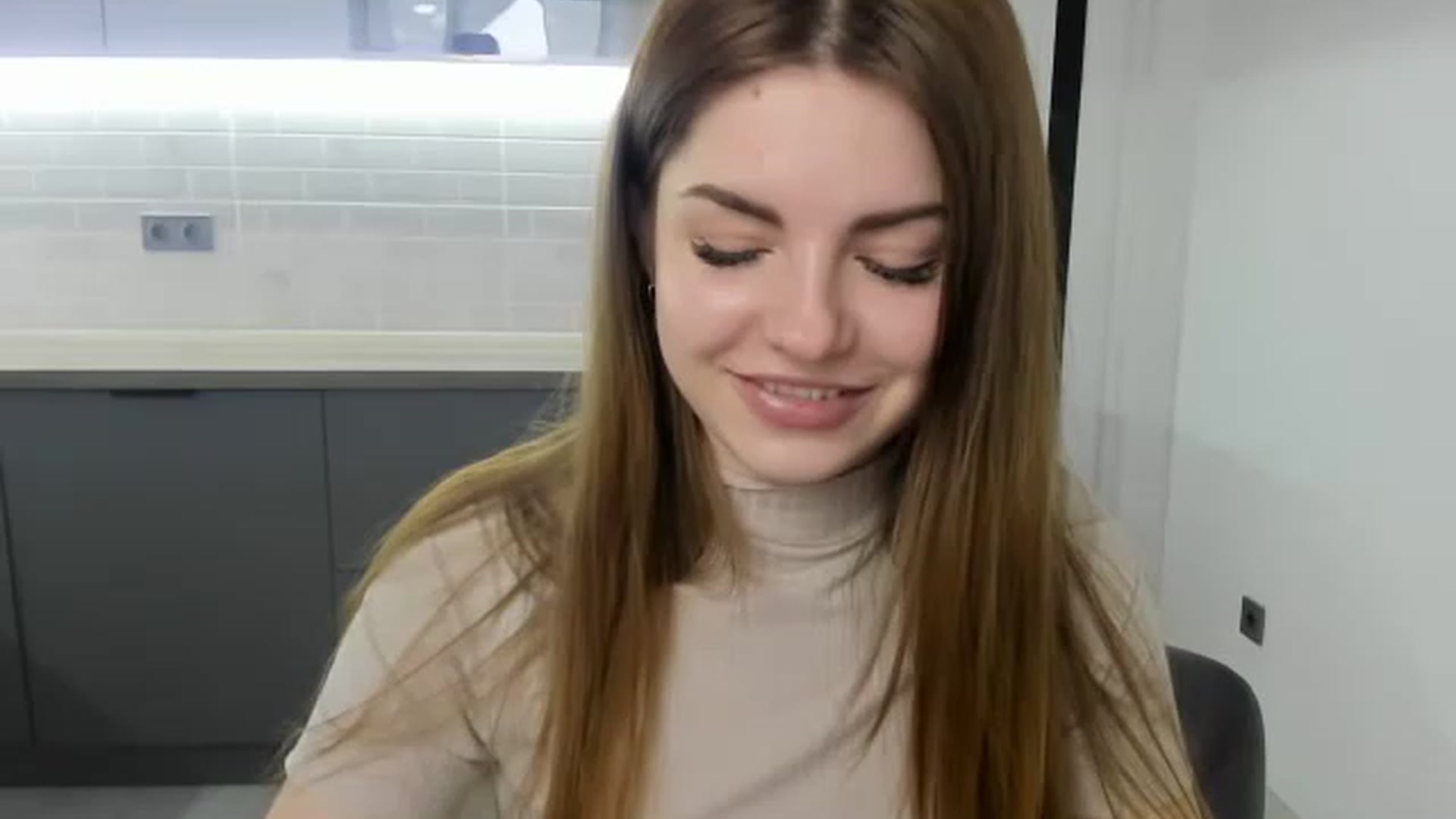 Gallery image thumbnail from Miriam_Mills's myfreecams stream on, 02/13/2023, 09:58 image 9 of 20