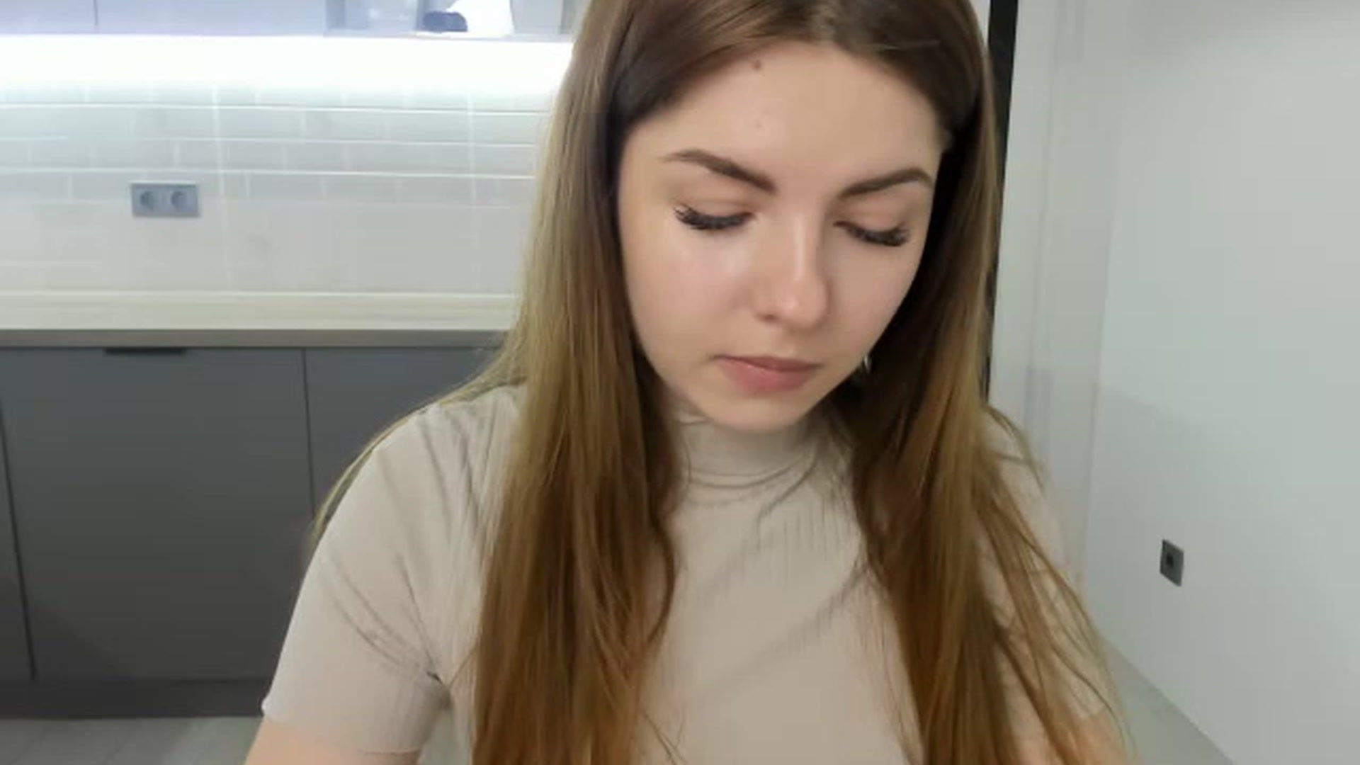 Gallery image thumbnail from Miriam_Mills's myfreecams stream on, 02/13/2023, 10:18 image 10 of 20