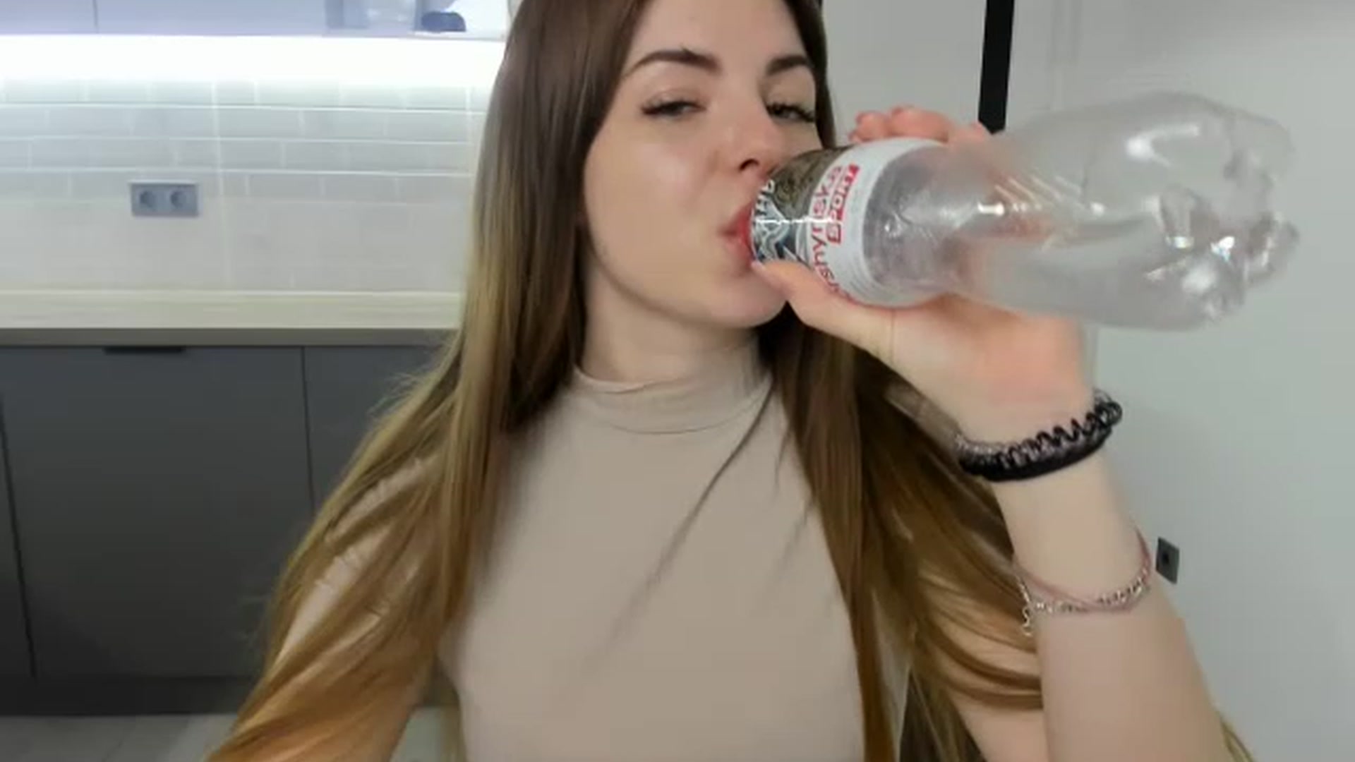 Gallery image thumbnail from Miriam_Mills's myfreecams stream on, 02/13/2023, 10:18 image 2 of 20
